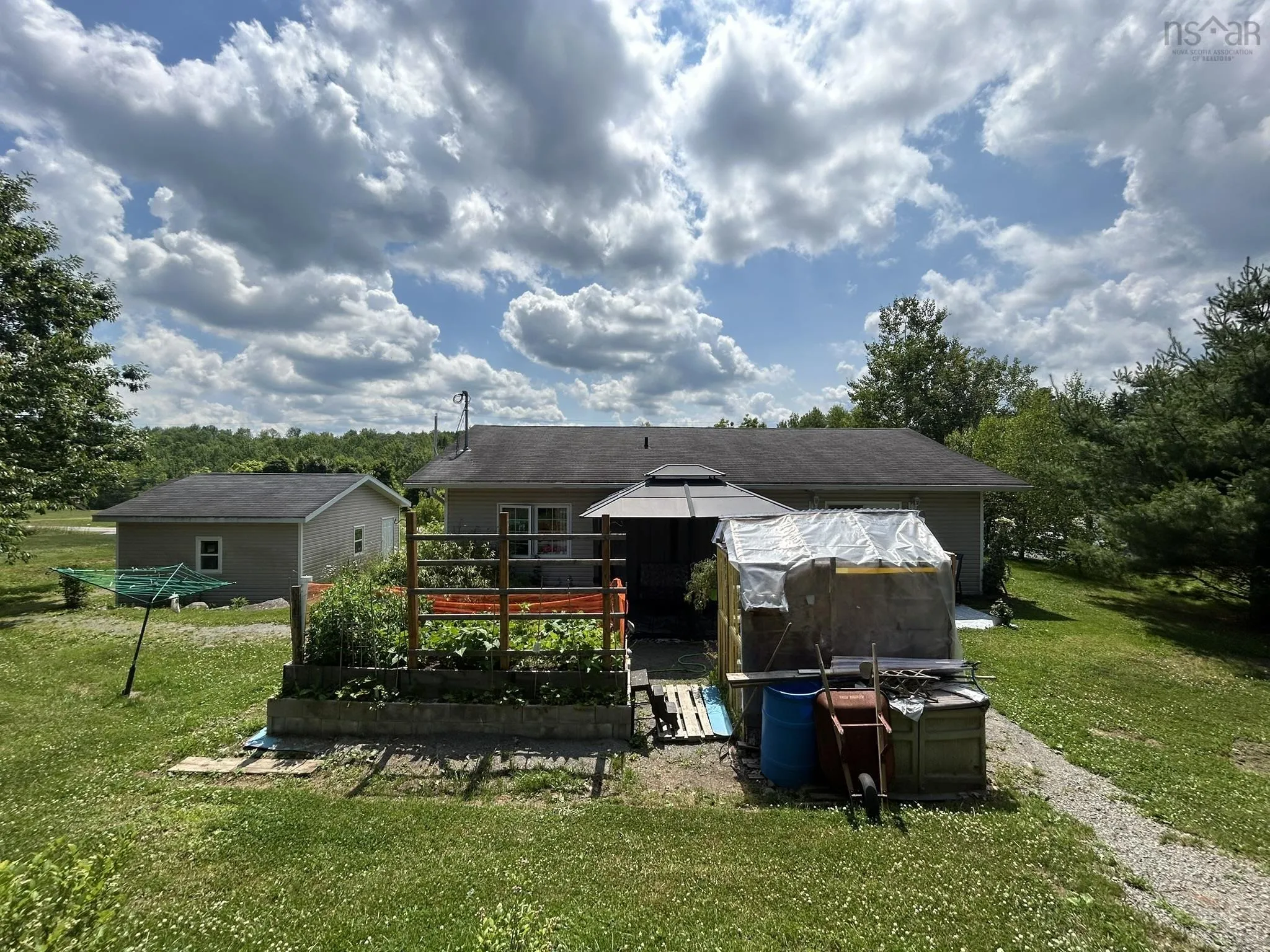 13697 Highway 1, Hants Border, NS B0P 1P0, 3 Bedrooms Bedrooms, ,2 BathroomsBathrooms,Residential,For Sale,Highway 1,202516875