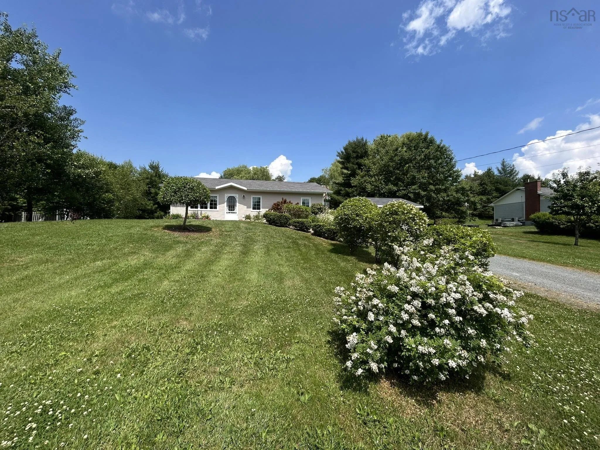 13697 Highway 1, Hants Border, NS B0P 1P0, 3 Bedrooms Bedrooms, ,2 BathroomsBathrooms,Residential,For Sale,Highway 1,202516875
