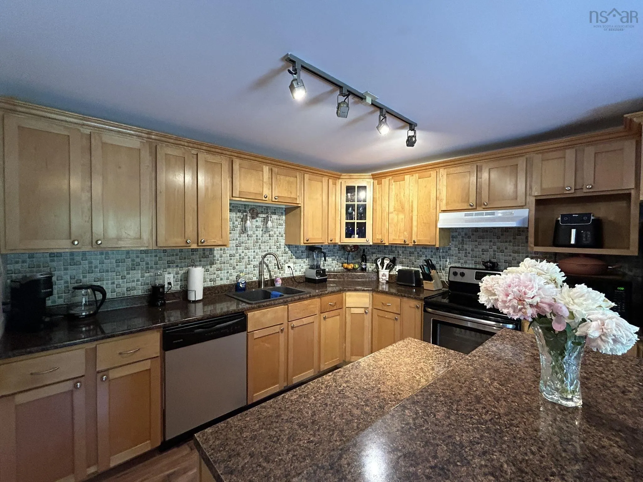 13697 Highway 1, Hants Border, NS B0P 1P0, 3 Bedrooms Bedrooms, ,2 BathroomsBathrooms,Residential,For Sale,Highway 1,202516875