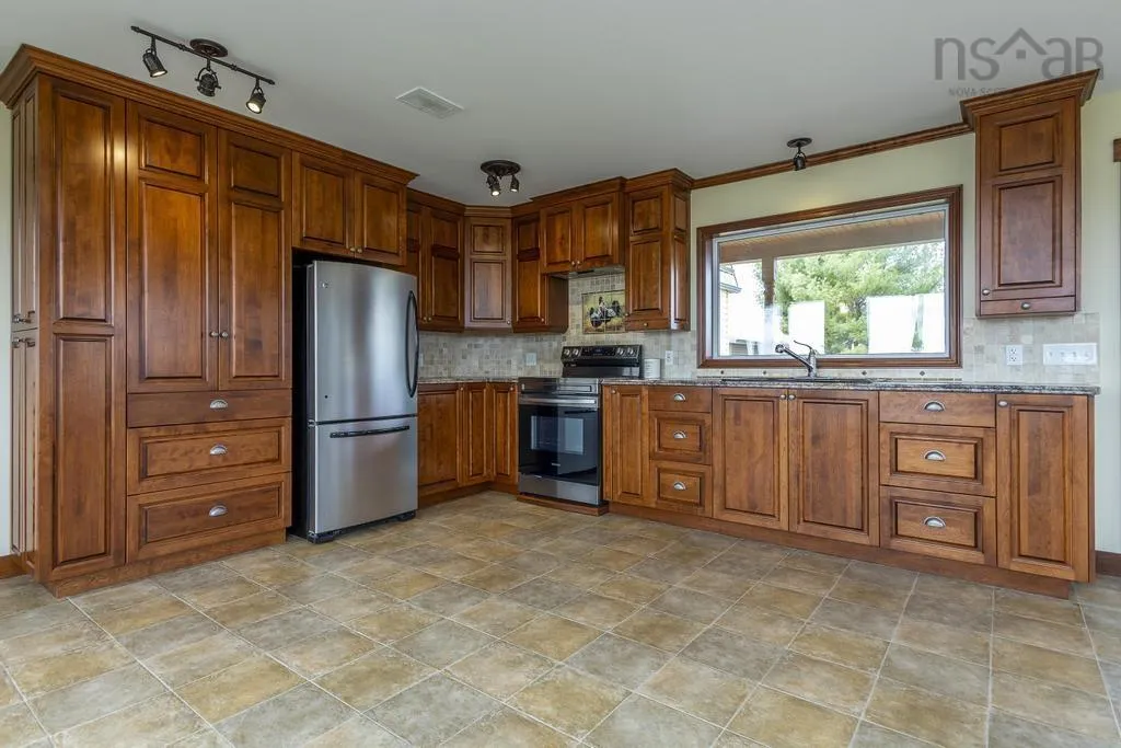 19384 Highway 2, Fort Ellis Ns B0n 2j0, 4 Bedrooms Bedrooms, ,3 BathroomsBathrooms,Residential,For Sale,Highway 2,202409177