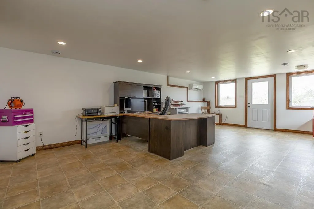19384 Highway 2, Fort Ellis Ns B0n 2j0, 4 Bedrooms Bedrooms, ,3 BathroomsBathrooms,Residential,For Sale,Highway 2,202409177