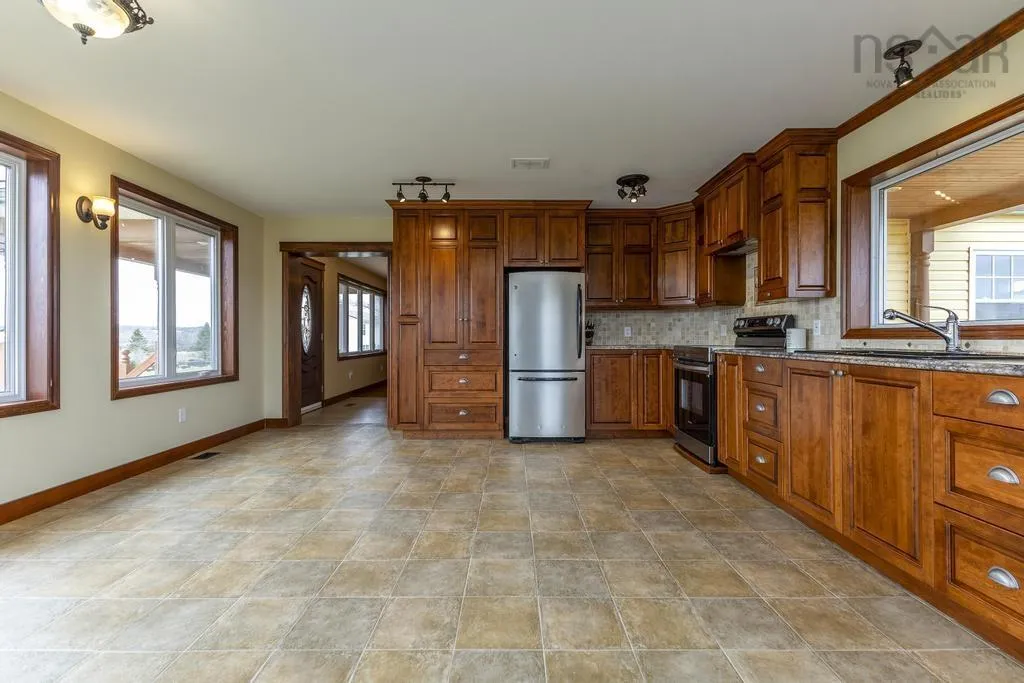 19384 Highway 2, Fort Ellis Ns B0n 2j0, 4 Bedrooms Bedrooms, ,3 BathroomsBathrooms,Residential,For Sale,Highway 2,202409177