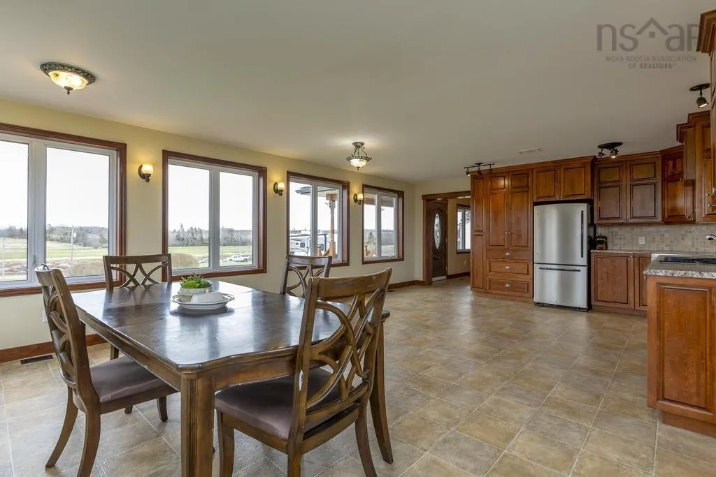 19384 Highway 2, Fort Ellis Ns B0n 2j0, 4 Bedrooms Bedrooms, ,3 BathroomsBathrooms,Residential,For Sale,Highway 2,202409177