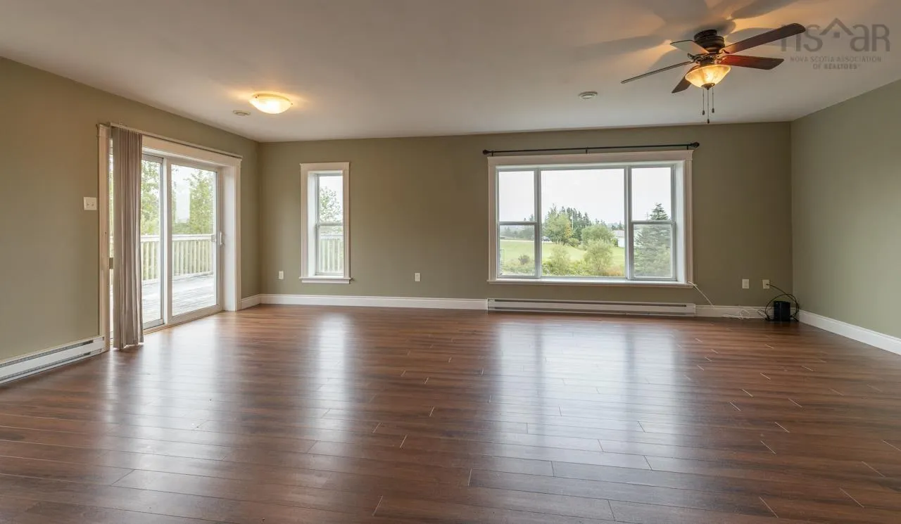 42-44 Bellmont Avenue, North Chegoggin Ns B5a 5k5, 5 Bedrooms Bedrooms, ,Residential Income,For Sale,Bellmont,202406268
