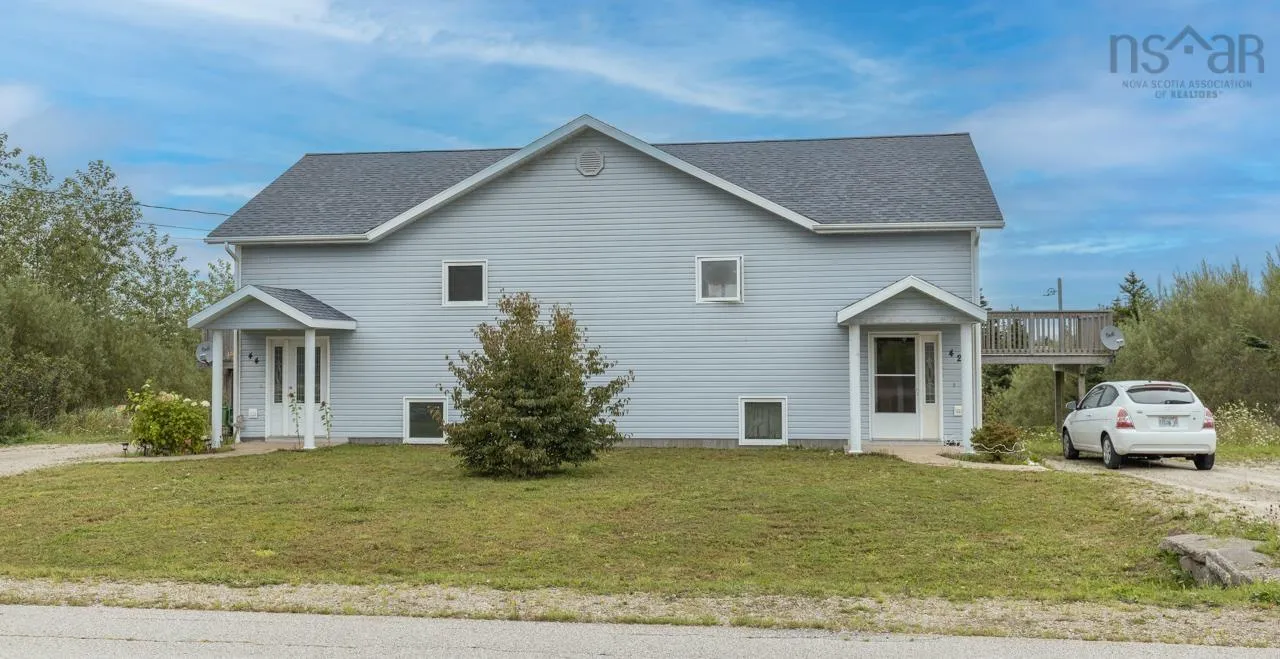 42-44 Bellmont Avenue, North Chegoggin Ns B5a 5k5, 5 Bedrooms Bedrooms, ,Residential Income,For Sale,Bellmont,202406268