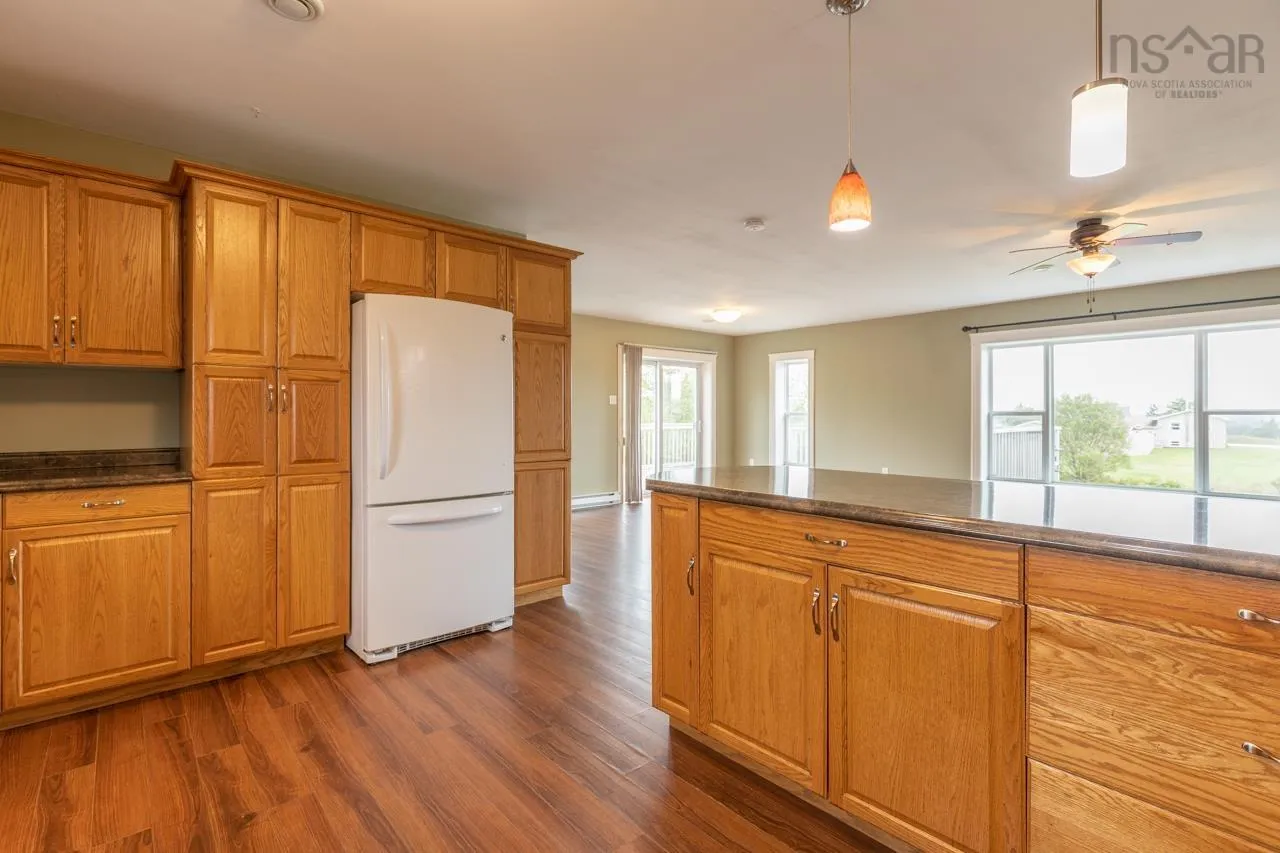 42-44 Bellmont Avenue, North Chegoggin Ns B5a 5k5, 5 Bedrooms Bedrooms, ,Residential Income,For Sale,Bellmont,202406268