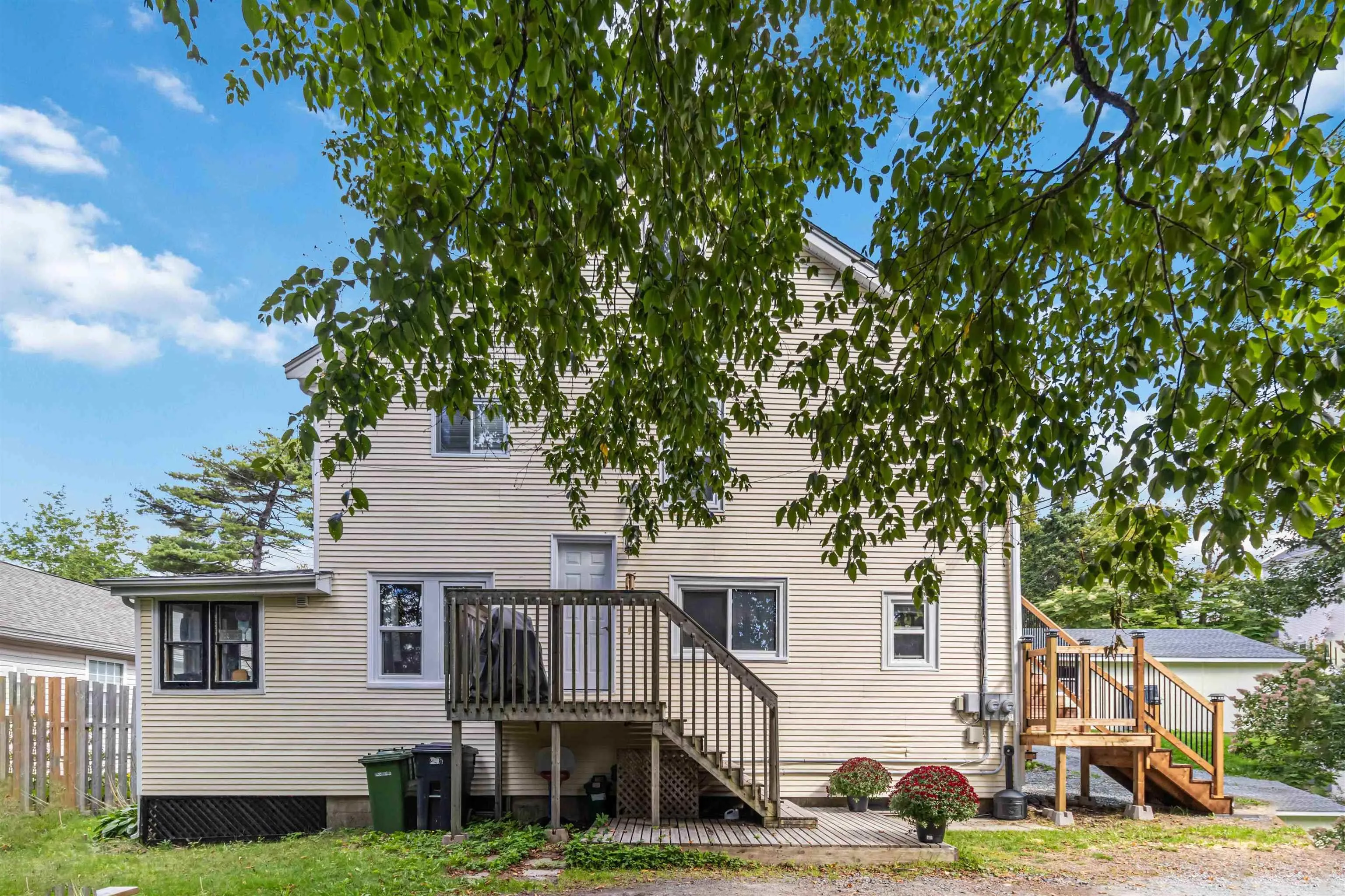 4 & 6 Hemlock Street, Dartmouth, NS B2X 3T3, 6 Bedrooms Bedrooms, ,2 BathroomsBathrooms,Residential,For Sale,Hemlock,202523721