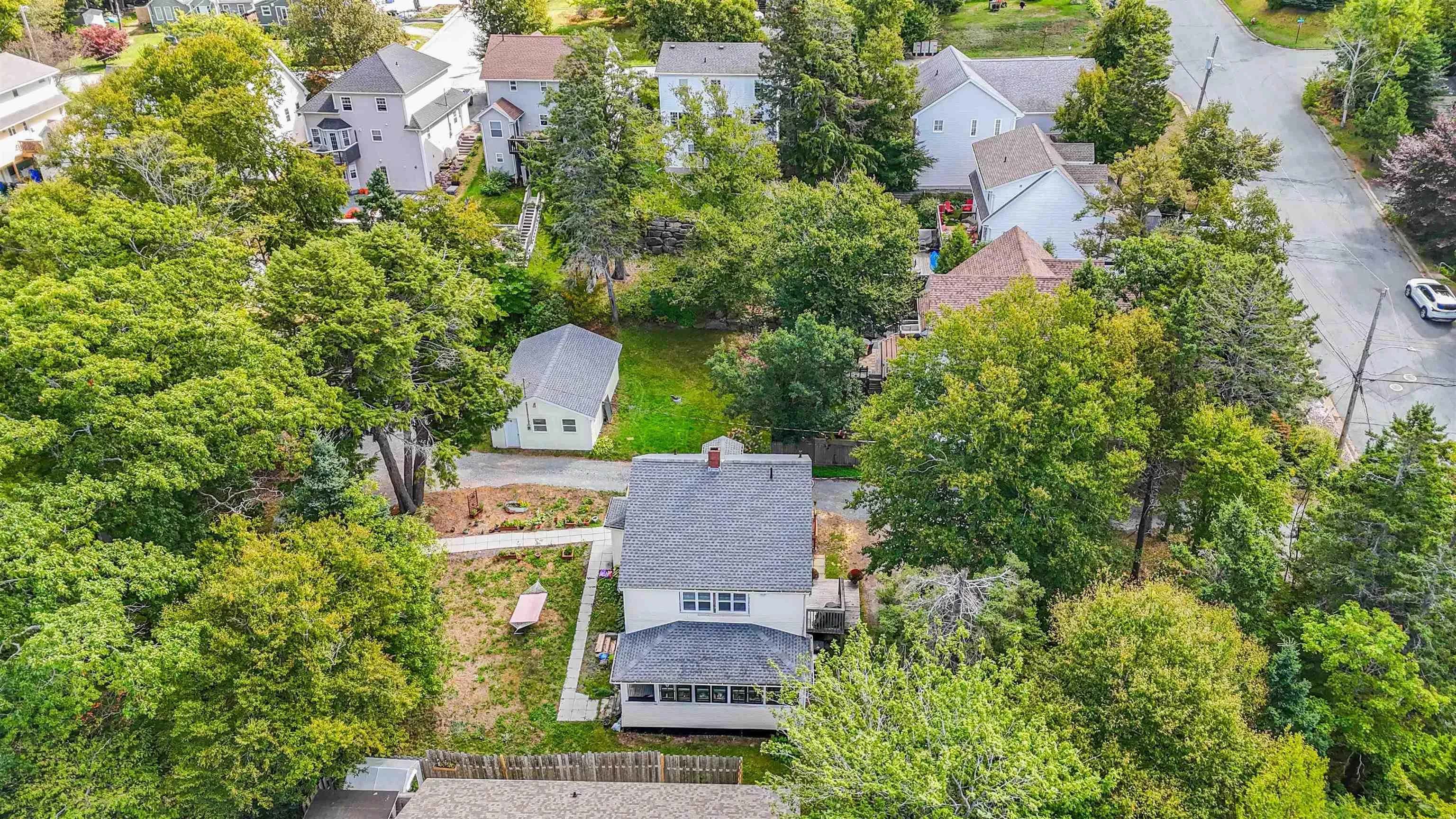 4 & 6 Hemlock Street, Dartmouth, NS B2X 3T3, 6 Bedrooms Bedrooms, ,2 BathroomsBathrooms,Residential,For Sale,Hemlock,202523721