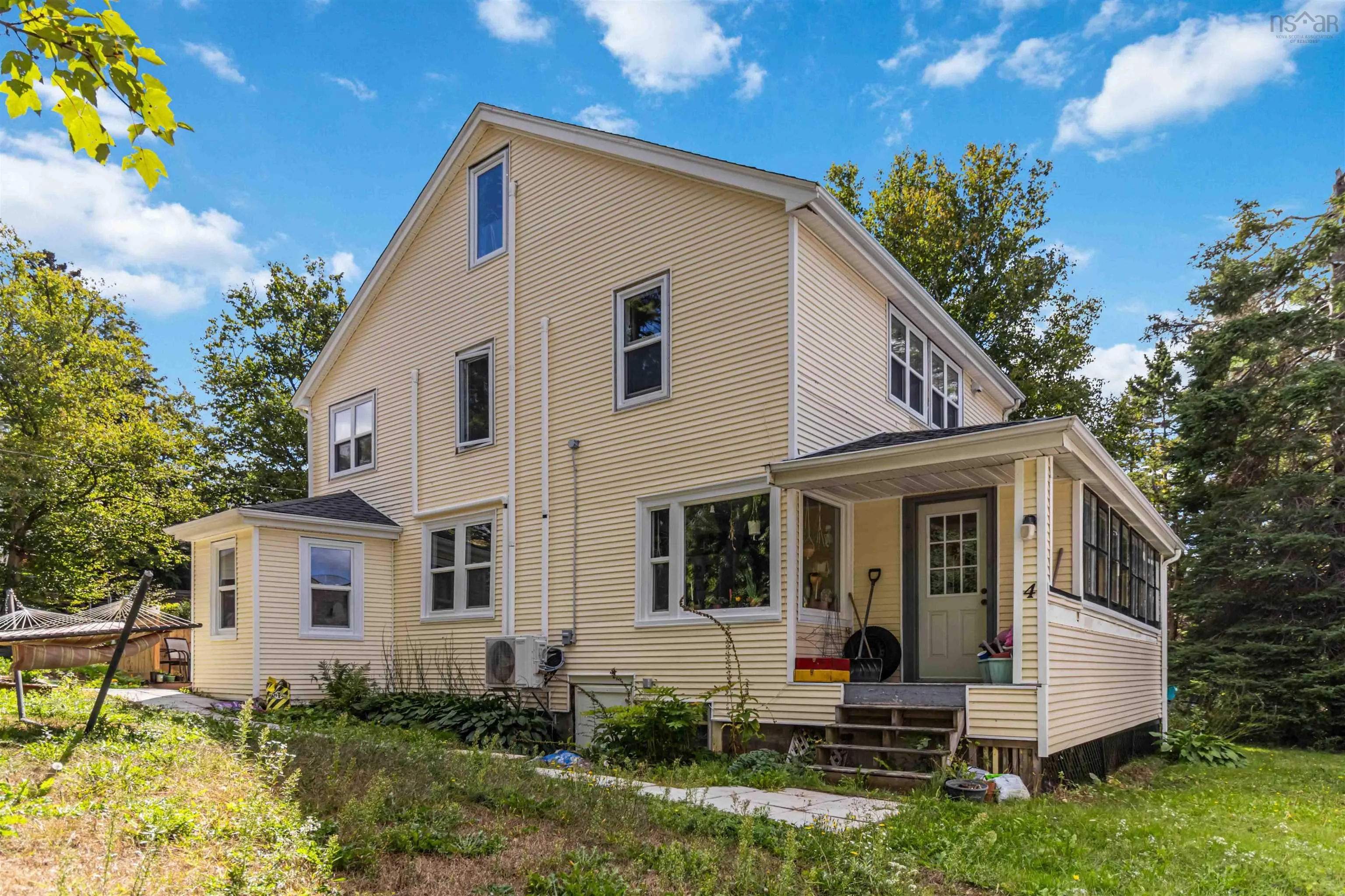 4 & 6 Hemlock Street, Dartmouth, NS B2X 3T3, 6 Bedrooms Bedrooms, ,2 BathroomsBathrooms,Residential,For Sale,Hemlock,202523721
