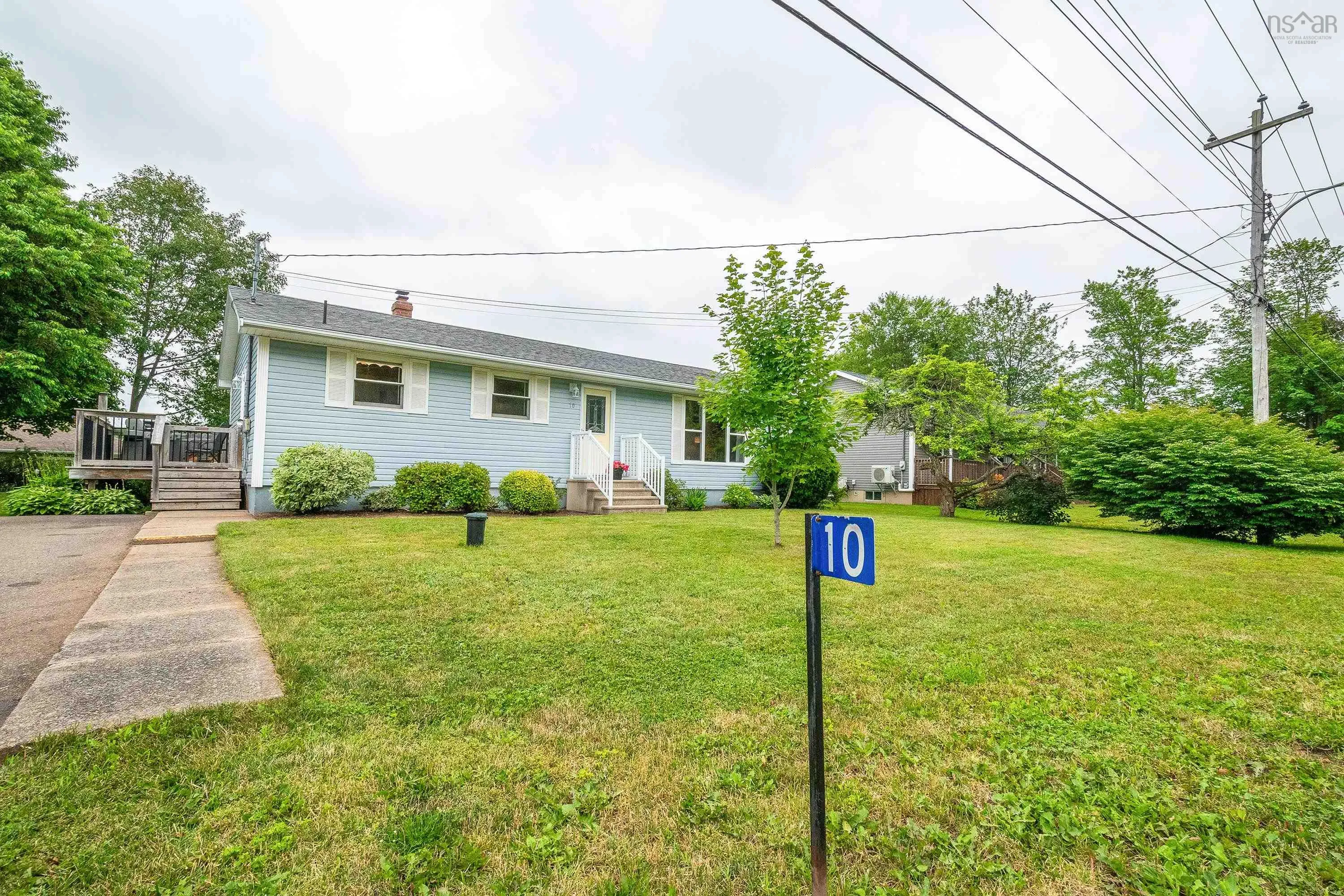 10 Bezanson Drive Drive, Berwick, NS B0P 1E0, 3 Bedrooms Bedrooms, ,2 BathroomsBathrooms,Residential,For Sale,Bezanson,202517669