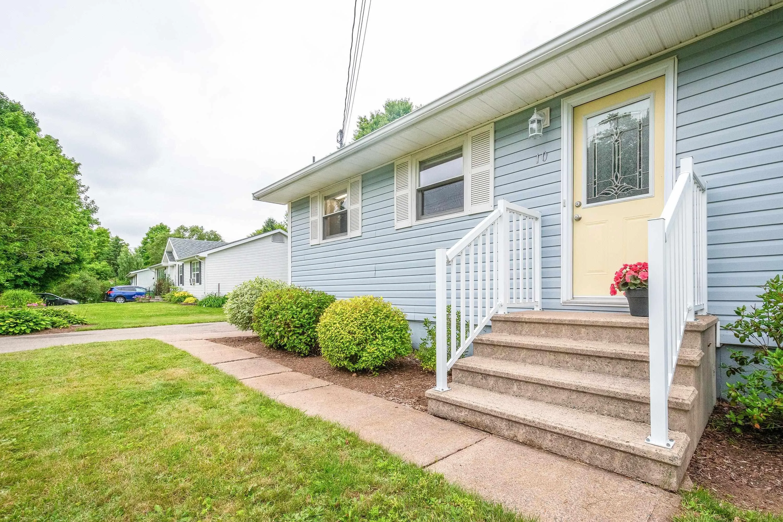 10 Bezanson Drive Drive, Berwick, NS B0P 1E0, 3 Bedrooms Bedrooms, ,2 BathroomsBathrooms,Residential,For Sale,Bezanson,202517669