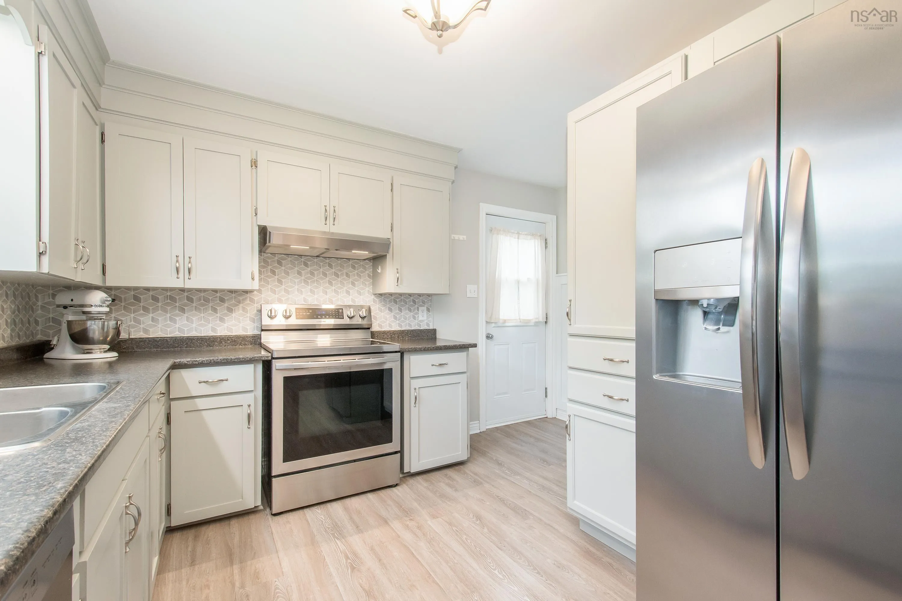 10 Bezanson Drive Drive, Berwick, NS B0P 1E0, 3 Bedrooms Bedrooms, ,2 BathroomsBathrooms,Residential,For Sale,Bezanson,202517669