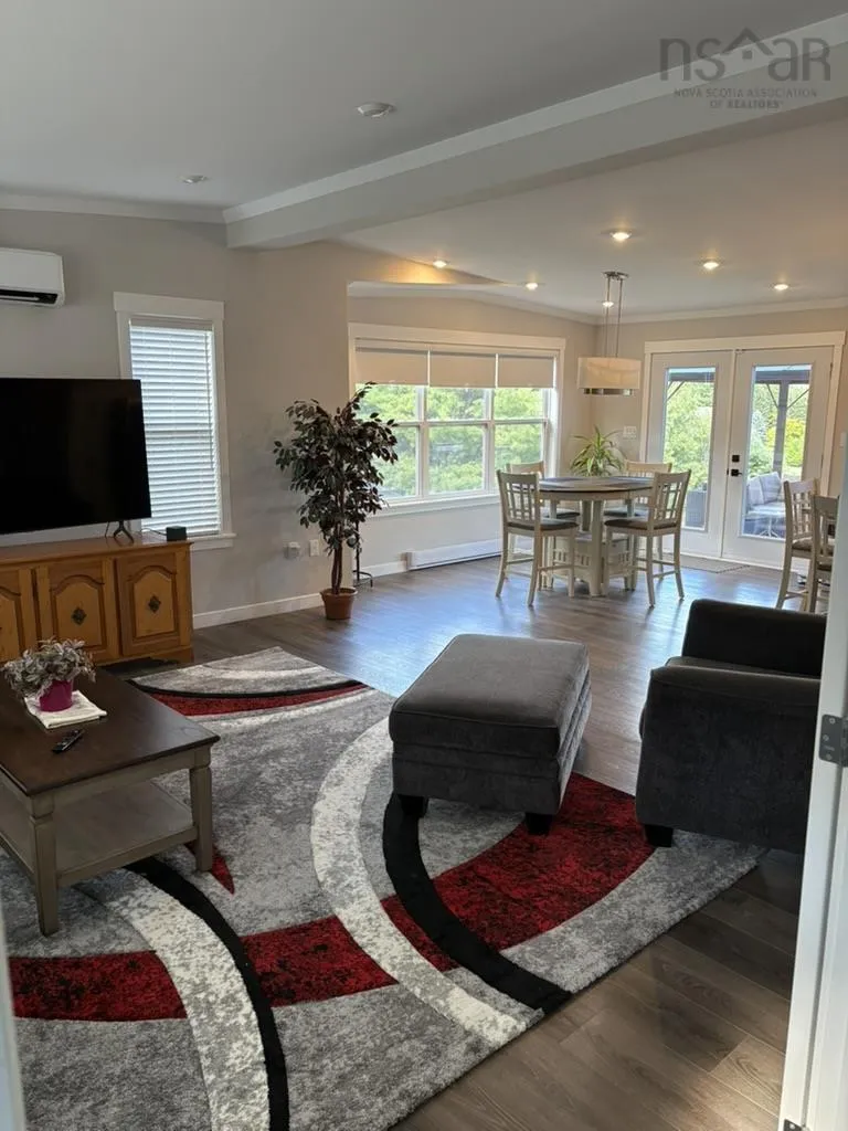 25 Lakewood Drive, Brooklyn, NS B0N 2A0, 2 Bedrooms Bedrooms, ,2 BathroomsBathrooms,Residential,For Sale,Lakewood,202525613