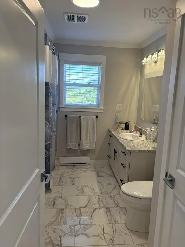 25 Lakewood Drive, Brooklyn, NS B0N 2A0, 2 Bedrooms Bedrooms, ,2 BathroomsBathrooms,Residential,For Sale,Lakewood,202525613