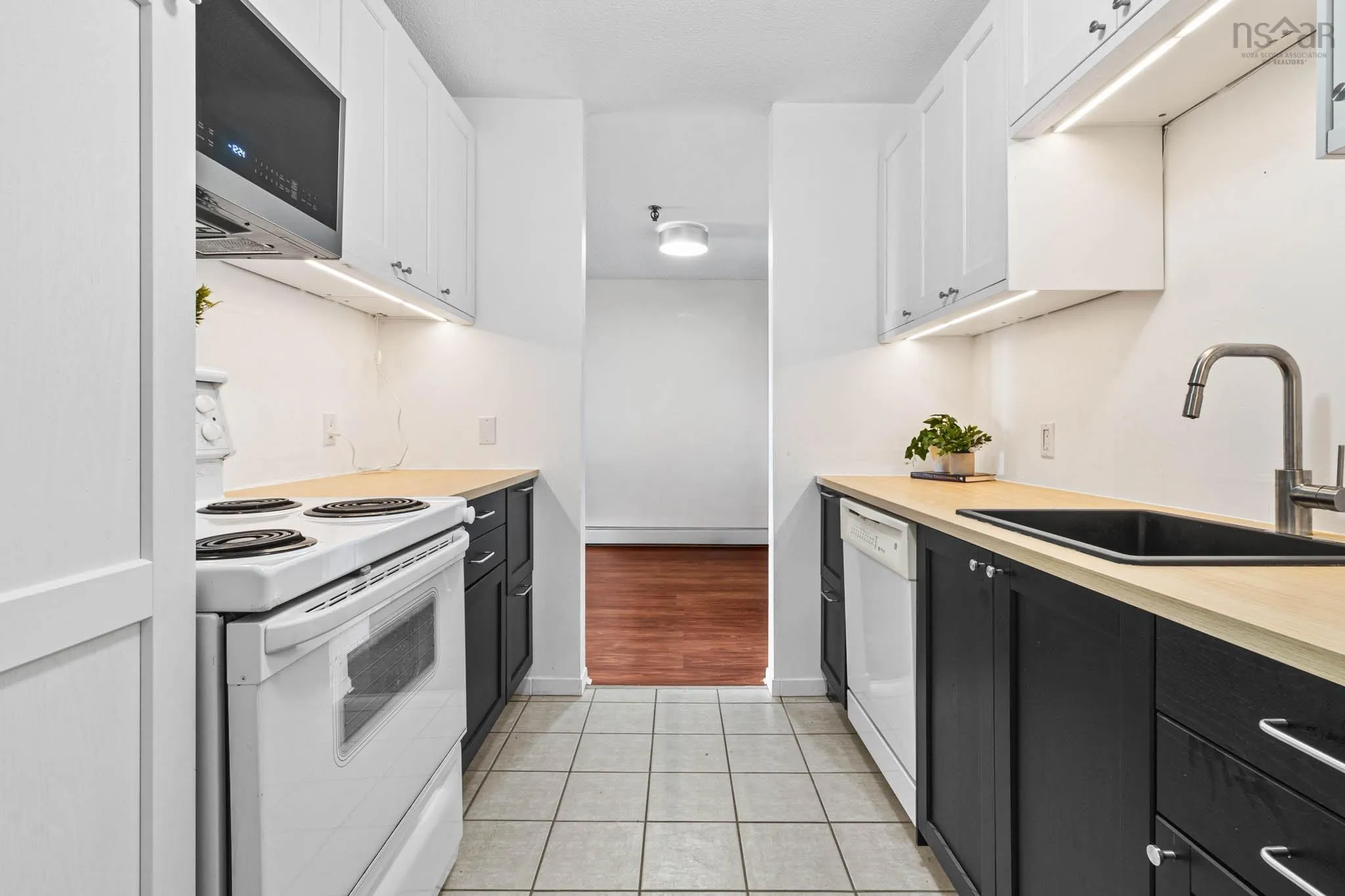 402-38 Veronica Drive, Halifax, NS B3N 3A3, 2 Bedrooms Bedrooms, ,1 BathroomBathrooms,Residential,For Sale,Veronica,202524728