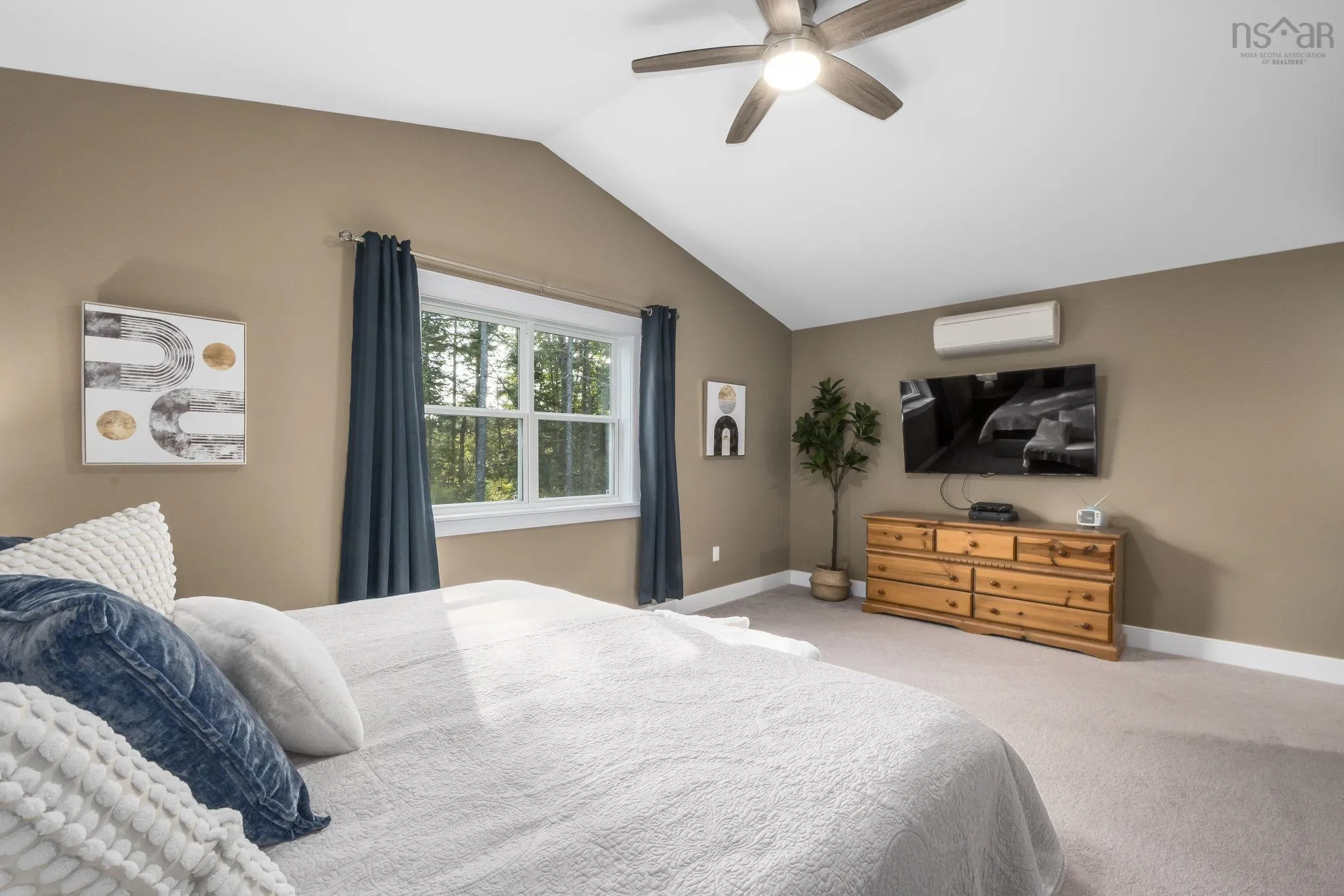 160 Big Hubley Lake Drive, Hubley, NS B3Z 1B8, 3 Bedrooms Bedrooms, ,2 BathroomsBathrooms,Residential,For Sale,Big Hubley Lake,202522411