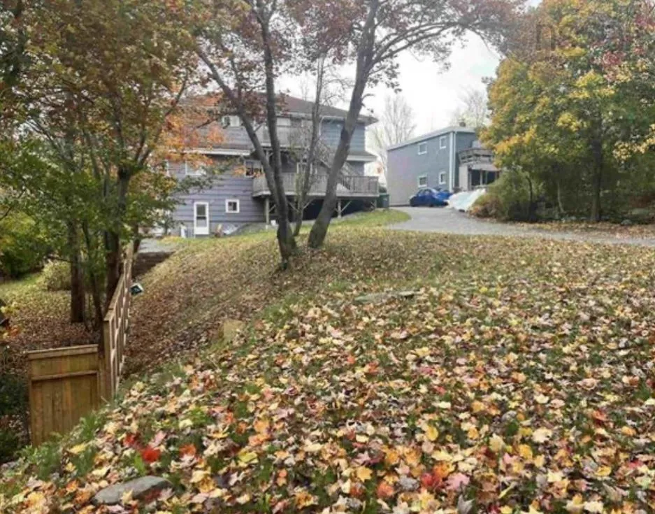 157-159 Crown Drive, Fairmount, NS B3N 1L2, 11 Bedrooms Bedrooms, ,Residential Income,For Sale,Crown,202520409