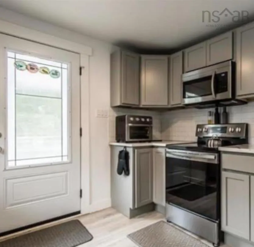 157-159 Crown Drive, Fairmount, NS B3N 1L2, 11 Bedrooms Bedrooms, ,Residential Income,For Sale,Crown,202520409