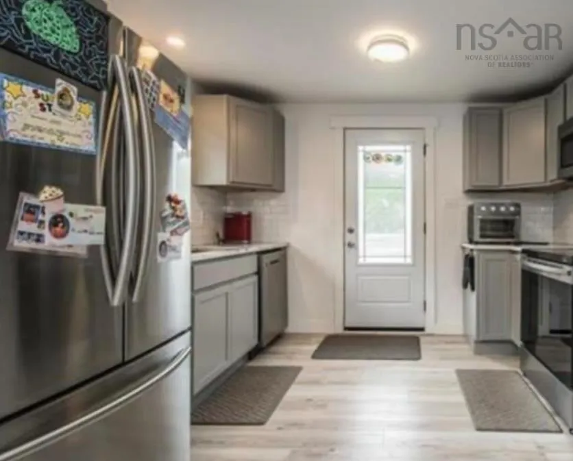 157-159 Crown Drive, Fairmount, NS B3N 1L2, 11 Bedrooms Bedrooms, ,Residential Income,For Sale,Crown,202520409
