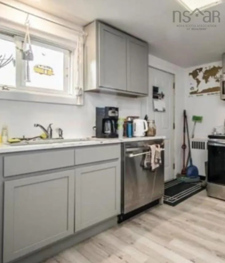157-159 Crown Drive, Fairmount, NS B3N 1L2, 11 Bedrooms Bedrooms, ,Residential Income,For Sale,Crown,202520409