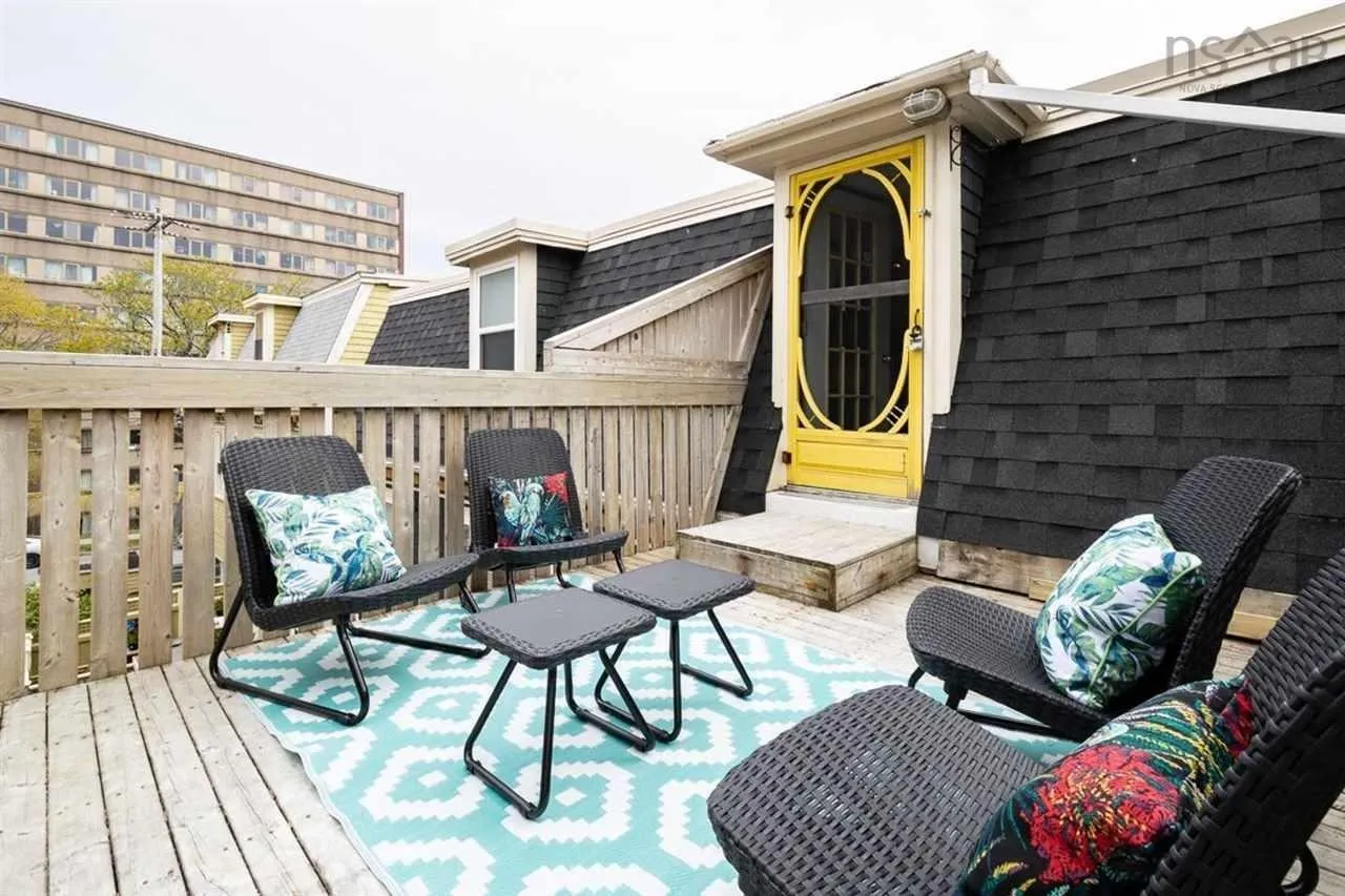 1056 Bland Street, Halifax Ns B3h 2s8, 5 Bedrooms Bedrooms, ,Residential Income,For Sale,Bland,202507342