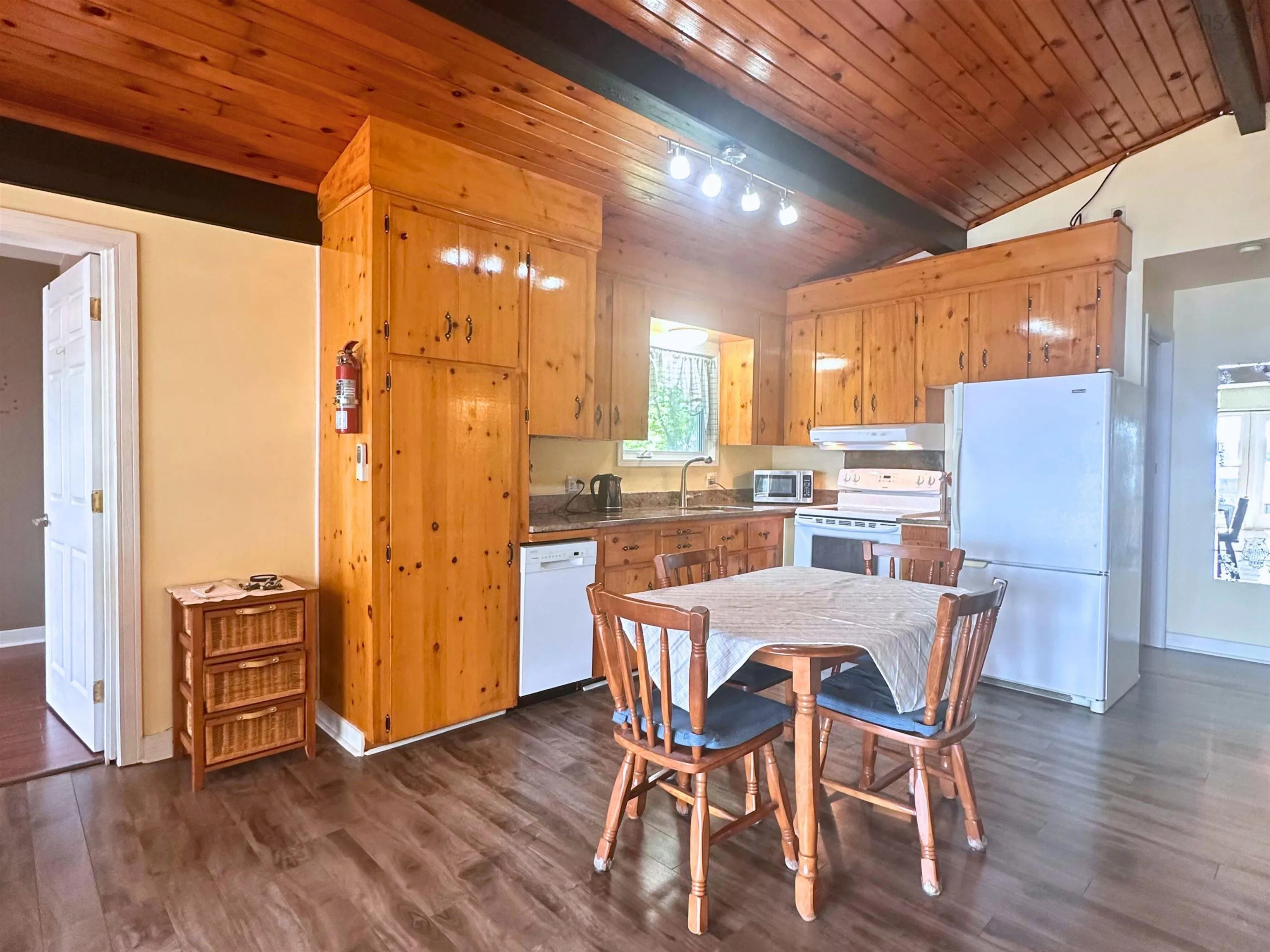 10 Hemford Crescent, Hemford, NS B0R 1E0, 3 Bedrooms Bedrooms, ,2 BathroomsBathrooms,Residential,For Sale,Hemford,202516592