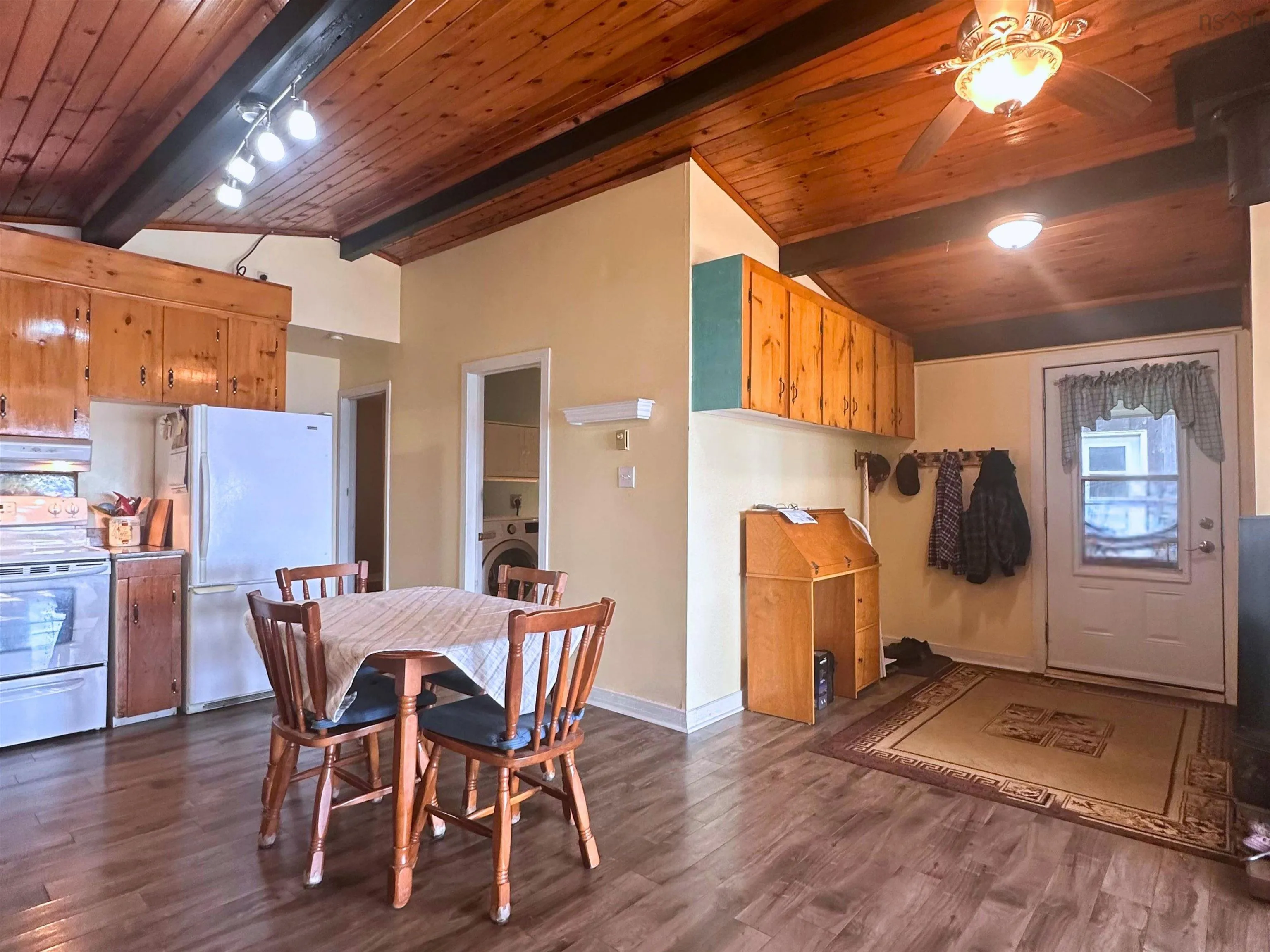 10 Hemford Crescent, Hemford, NS B0R 1E0, 3 Bedrooms Bedrooms, ,2 BathroomsBathrooms,Residential,For Sale,Hemford,202516592