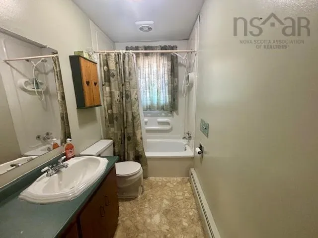 2695 Lingan Road, Lingan, NS B1H 5E7, 4 Bedrooms Bedrooms, ,1 BathroomBathrooms,Residential,For Sale,Lingan,202523627