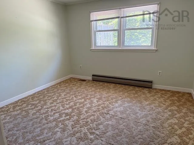 14 Linden Avenue, Bridgewater, NS B4V 1J6, 3 Bedrooms Bedrooms, ,1 BathroomBathrooms,Residential,For Sale,Linden,202517504