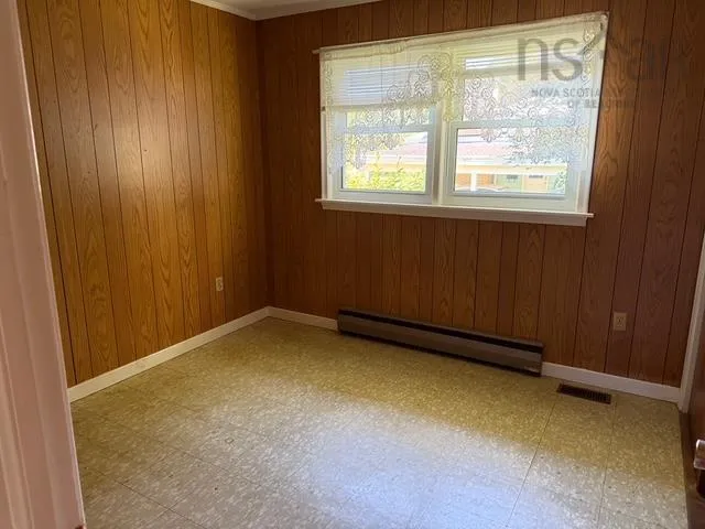 14 Linden Avenue, Bridgewater, NS B4V 1J6, 3 Bedrooms Bedrooms, ,1 BathroomBathrooms,Residential,For Sale,Linden,202517504