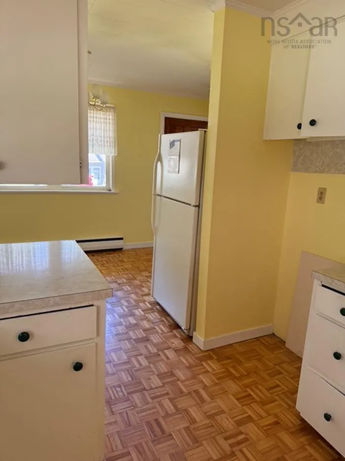 14 Linden Avenue, Bridgewater, NS B4V 1J6, 3 Bedrooms Bedrooms, ,1 BathroomBathrooms,Residential,For Sale,Linden,202517504