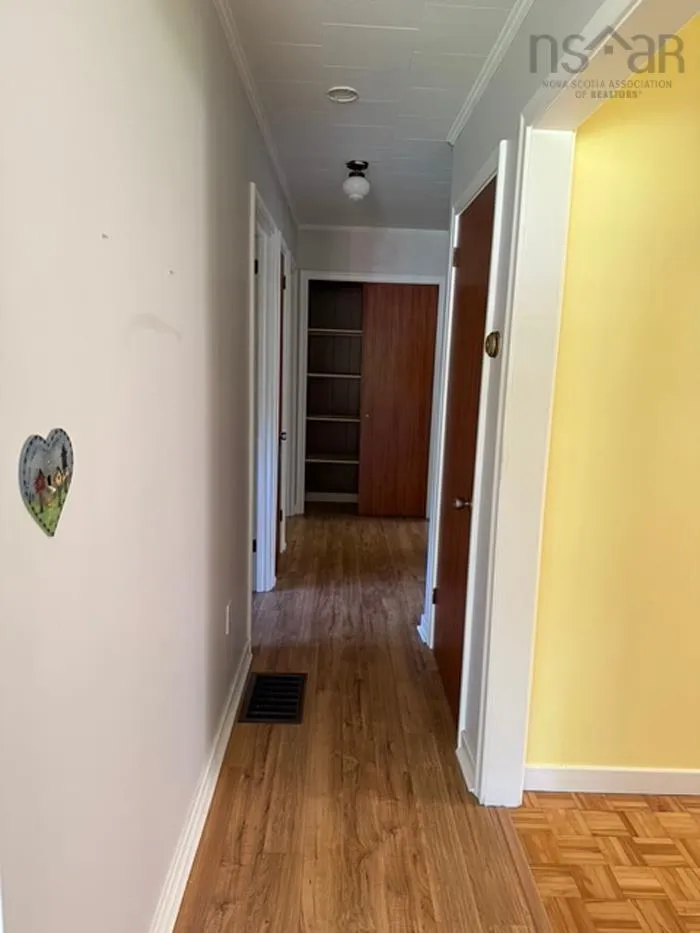 14 Linden Avenue, Bridgewater, NS B4V 1J6, 3 Bedrooms Bedrooms, ,1 BathroomBathrooms,Residential,For Sale,Linden,202517504