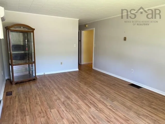 14 Linden Avenue, Bridgewater, NS B4V 1J6, 3 Bedrooms Bedrooms, ,1 BathroomBathrooms,Residential,For Sale,Linden,202517504