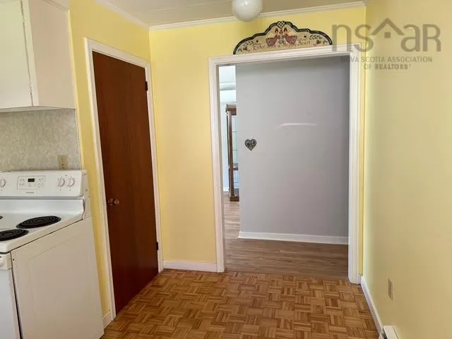 14 Linden Avenue, Bridgewater, NS B4V 1J6, 3 Bedrooms Bedrooms, ,1 BathroomBathrooms,Residential,For Sale,Linden,202517504
