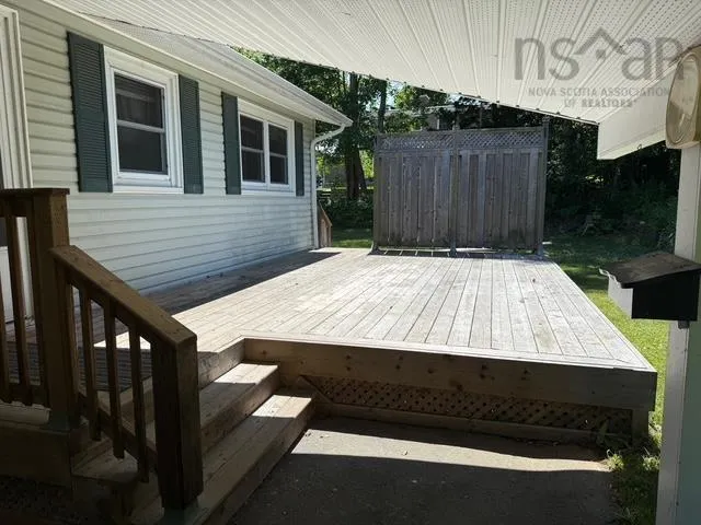 14 Linden Avenue, Bridgewater, NS B4V 1J6, 3 Bedrooms Bedrooms, ,1 BathroomBathrooms,Residential,For Sale,Linden,202517504
