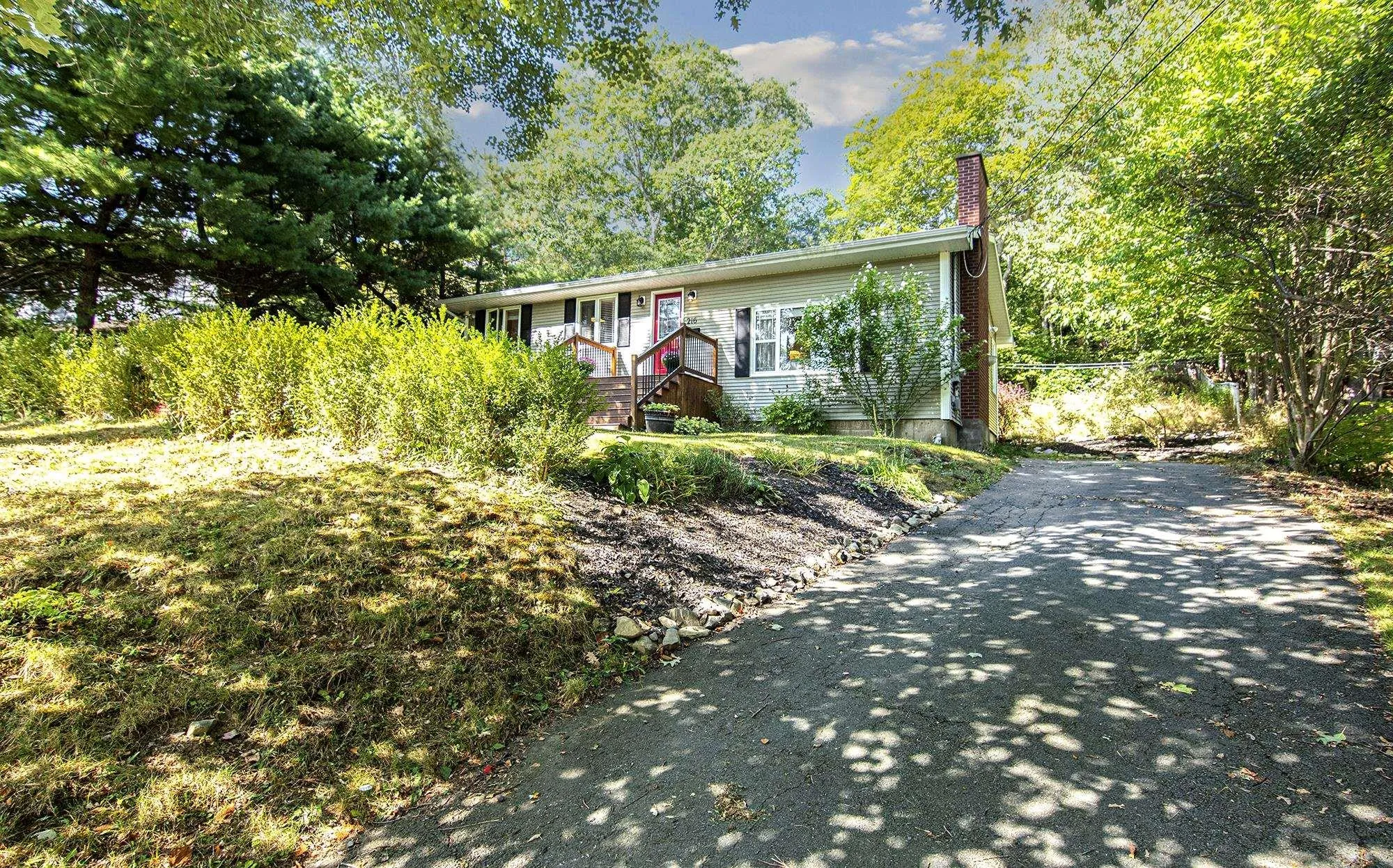 216 High Street, Bedford, NS B4A 1M6, 3 Bedrooms Bedrooms, ,2 BathroomsBathrooms,Residential,For Sale,High,202523943