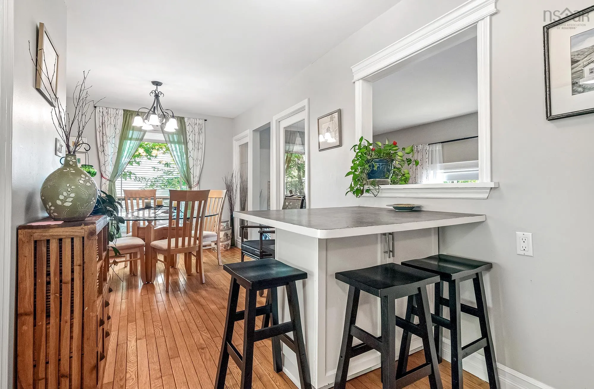 216 High Street, Bedford, NS B4A 1M6, 3 Bedrooms Bedrooms, ,2 BathroomsBathrooms,Residential,For Sale,High,202523943