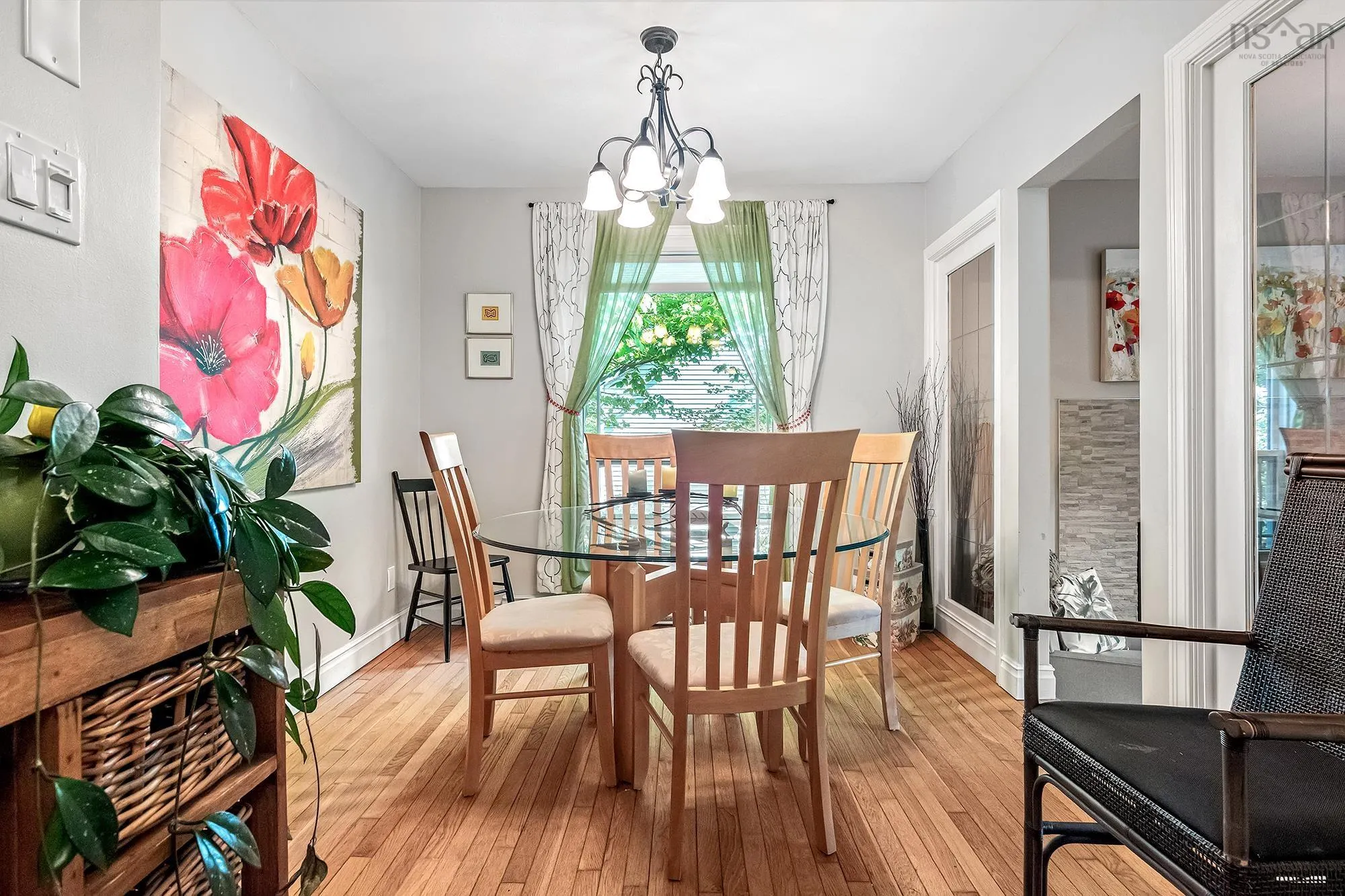 216 High Street, Bedford, NS B4A 1M6, 3 Bedrooms Bedrooms, ,2 BathroomsBathrooms,Residential,For Sale,High,202523943
