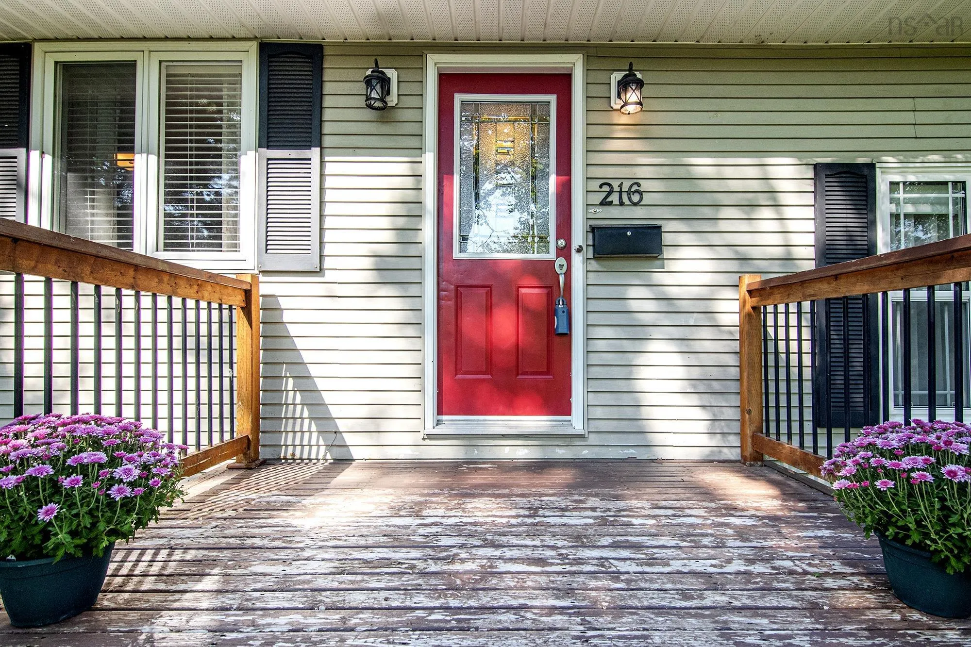 216 High Street, Bedford, NS B4A 1M6, 3 Bedrooms Bedrooms, ,2 BathroomsBathrooms,Residential,For Sale,High,202523943