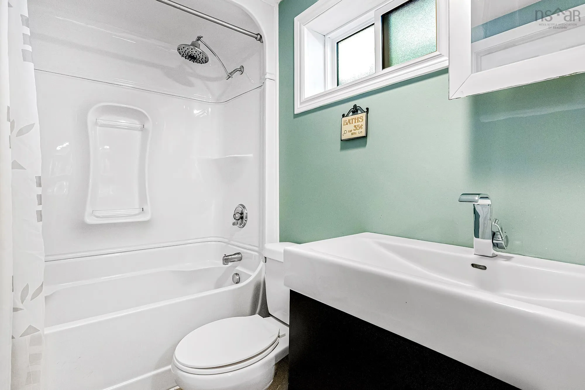 216 High Street, Bedford, NS B4A 1M6, 3 Bedrooms Bedrooms, ,2 BathroomsBathrooms,Residential,For Sale,High,202523943
