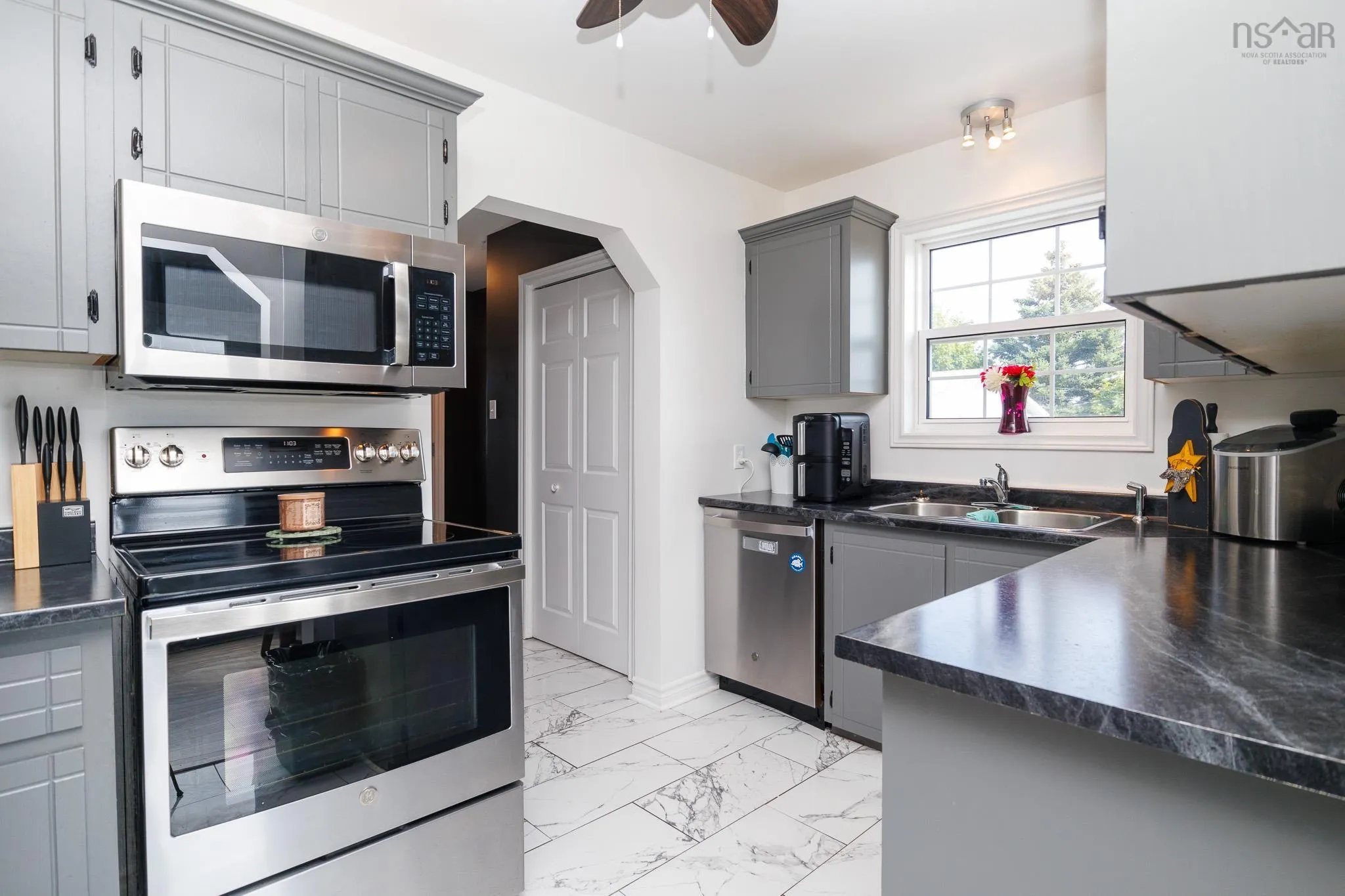3 Quarry Road, Glace Bay, NS B1A 1E6, 5 Bedrooms Bedrooms, ,2 BathroomsBathrooms,Residential,For Sale,Quarry Road,202520832