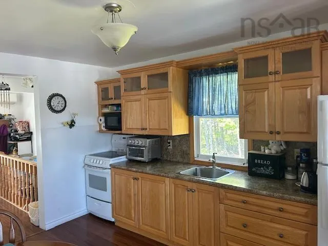 59 De Raymond Street, St. Peters, NS B0E 3B0, 2 Bedrooms Bedrooms, ,2 BathroomsBathrooms,Residential,For Sale,De Raymond,202523221