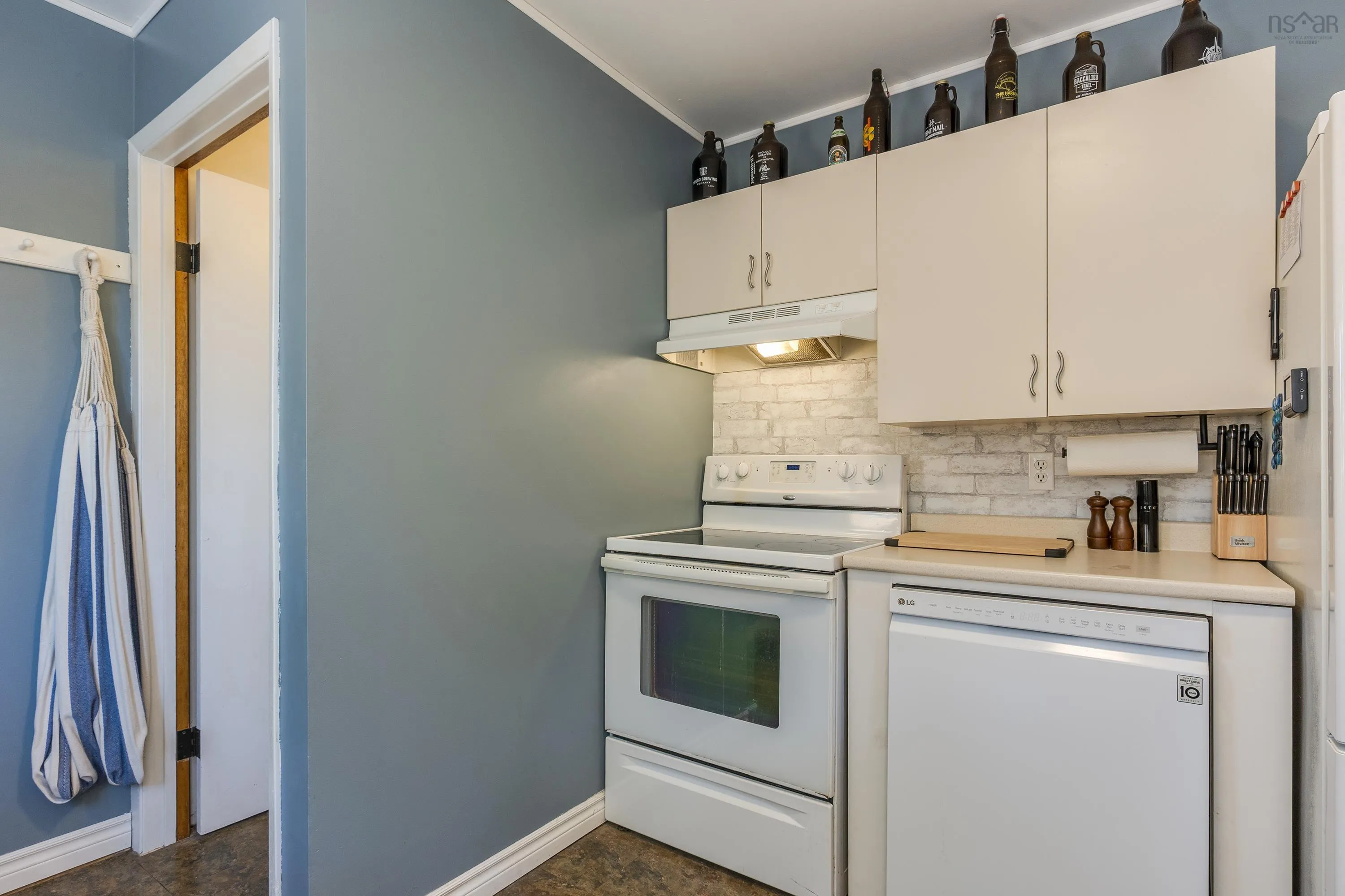 13 Lillian Drive, Woodlawn, NS B2W 3Z4, 3 Bedrooms Bedrooms, ,1 BathroomBathrooms,Residential,For Sale,Lillian,202521309