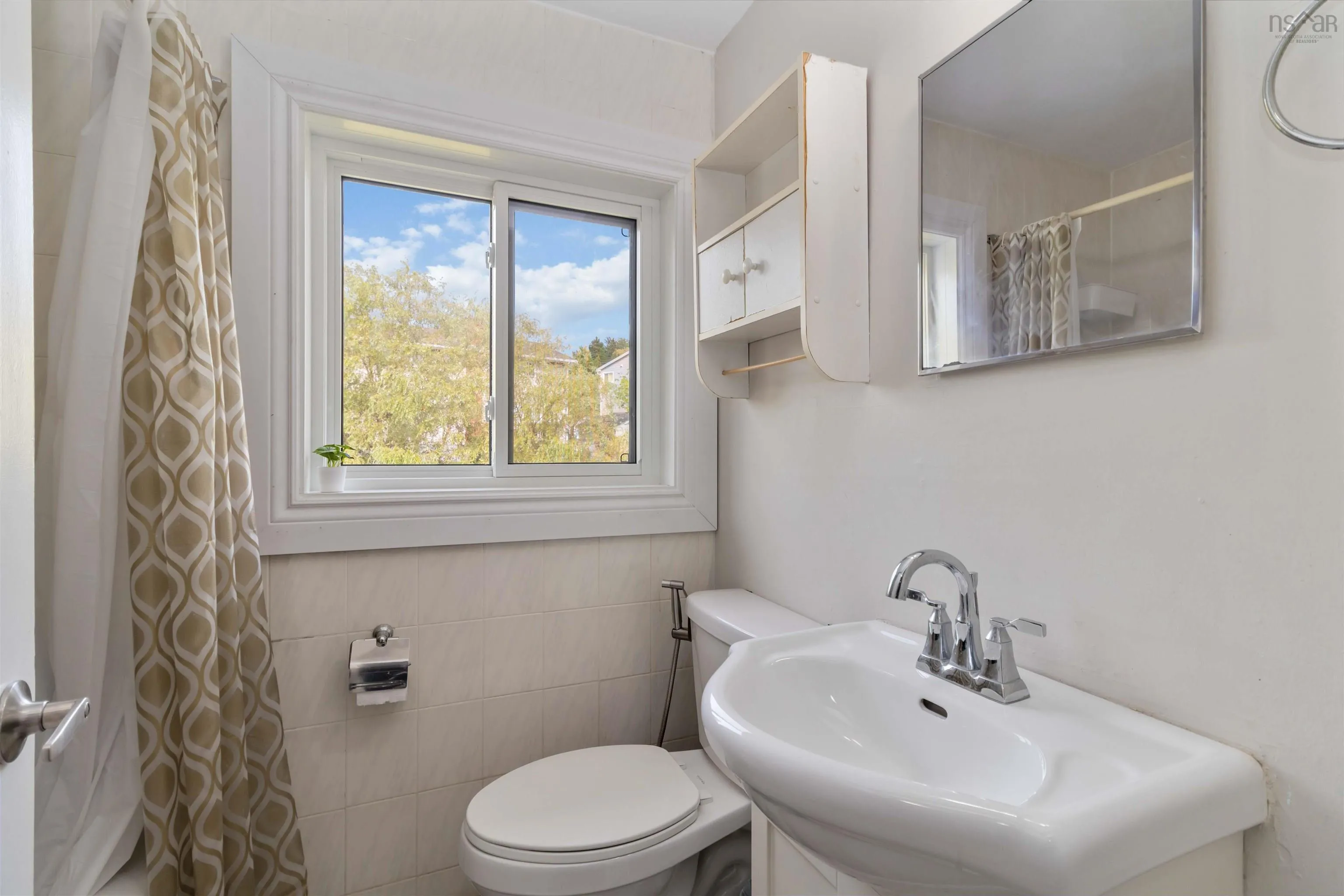 242 Spring Avenue, Dartmouth, NS B2W 1Y3, 4 Bedrooms Bedrooms, ,2 BathroomsBathrooms,Residential,For Sale,Spring Avenue,202520485