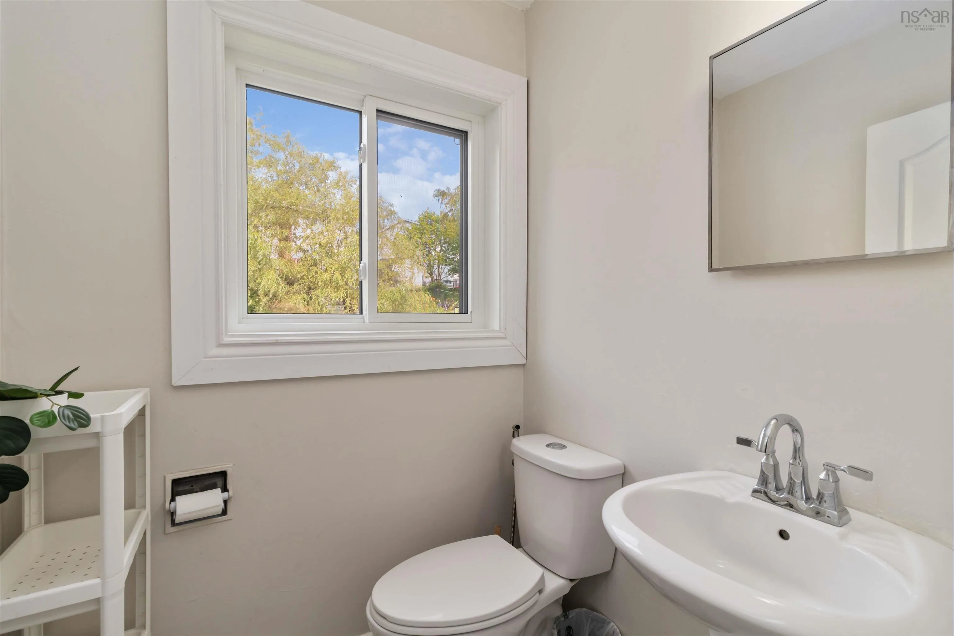 242 Spring Avenue, Dartmouth, NS B2W 1Y3, 4 Bedrooms Bedrooms, ,2 BathroomsBathrooms,Residential,For Sale,Spring Avenue,202520485
