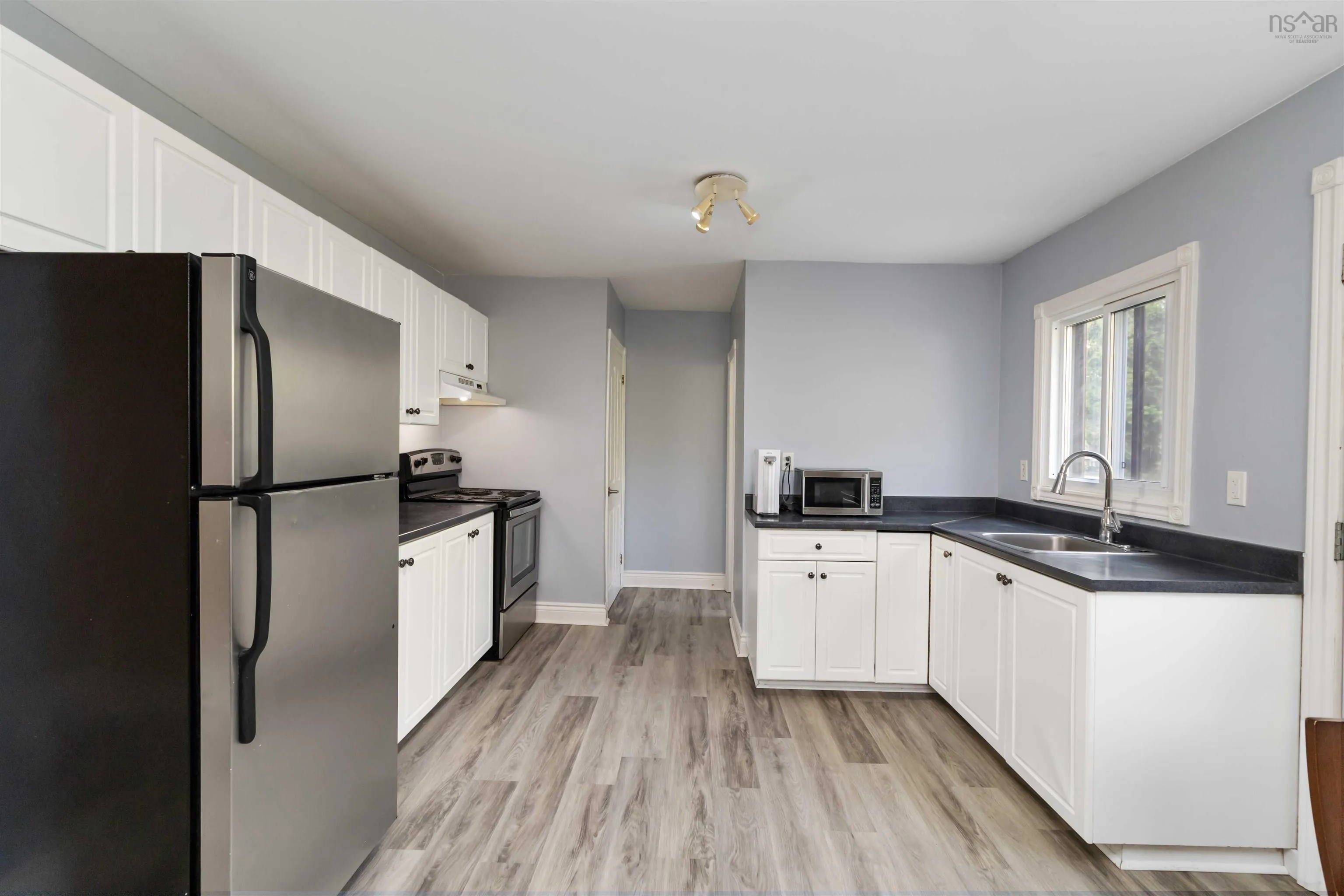 242 Spring Avenue, Dartmouth, NS B2W 1Y3, 4 Bedrooms Bedrooms, ,2 BathroomsBathrooms,Residential,For Sale,Spring Avenue,202520485