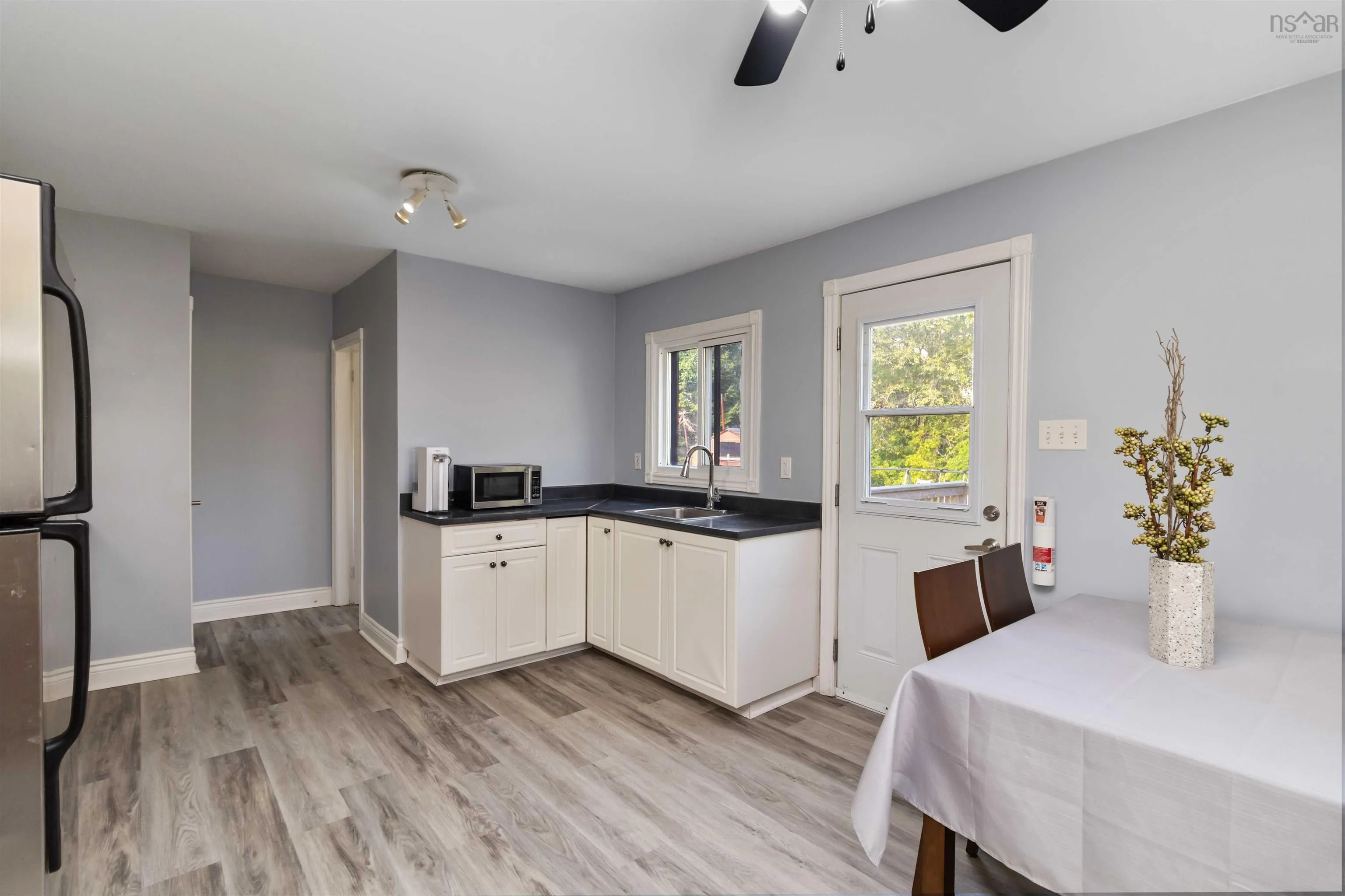 242 Spring Avenue, Dartmouth, NS B2W 1Y3, 4 Bedrooms Bedrooms, ,2 BathroomsBathrooms,Residential,For Sale,Spring Avenue,202520485
