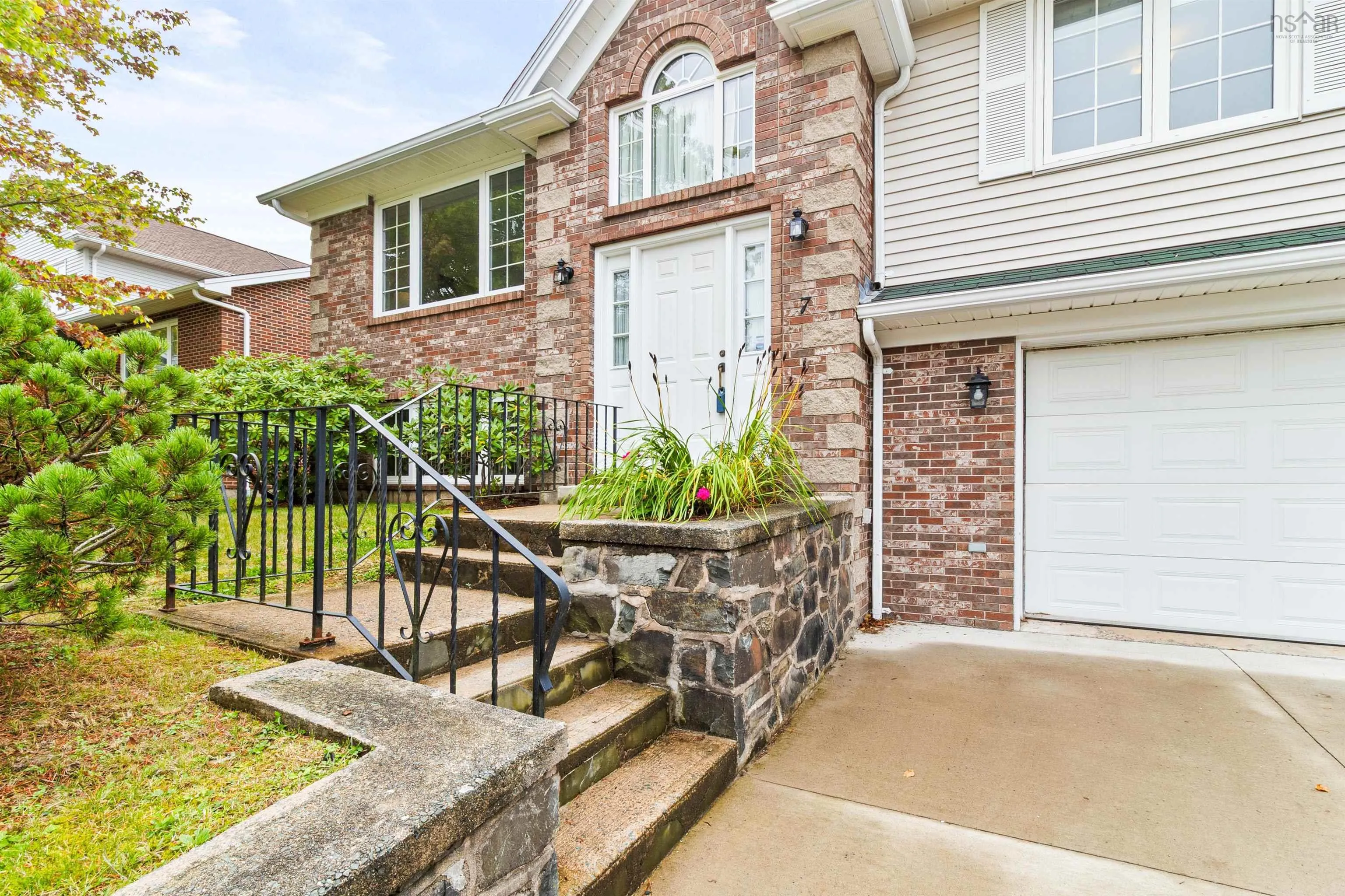 7 Warwick Lane, Halifax, NS B3M 4J3, 4 Bedrooms Bedrooms, ,3 BathroomsBathrooms,Residential,For Sale,Warwick,202524113