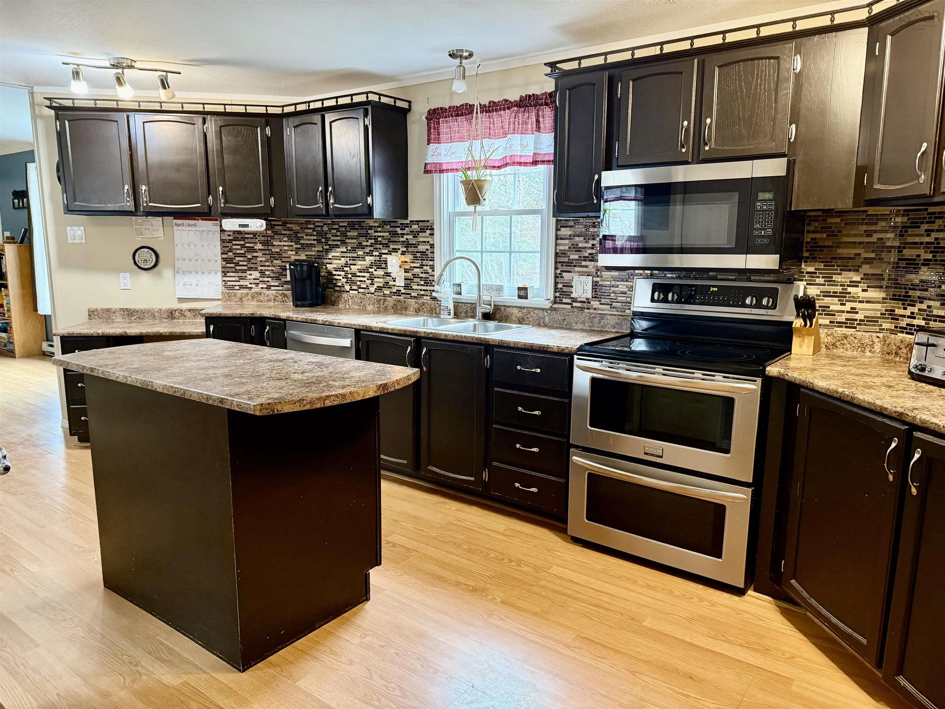 11 Forest View Drive, Barrington Passage Ns B0w 1e0, 3 Bedrooms Bedrooms, ,2 BathroomsBathrooms,Residential,For Sale,Forest View,202507816