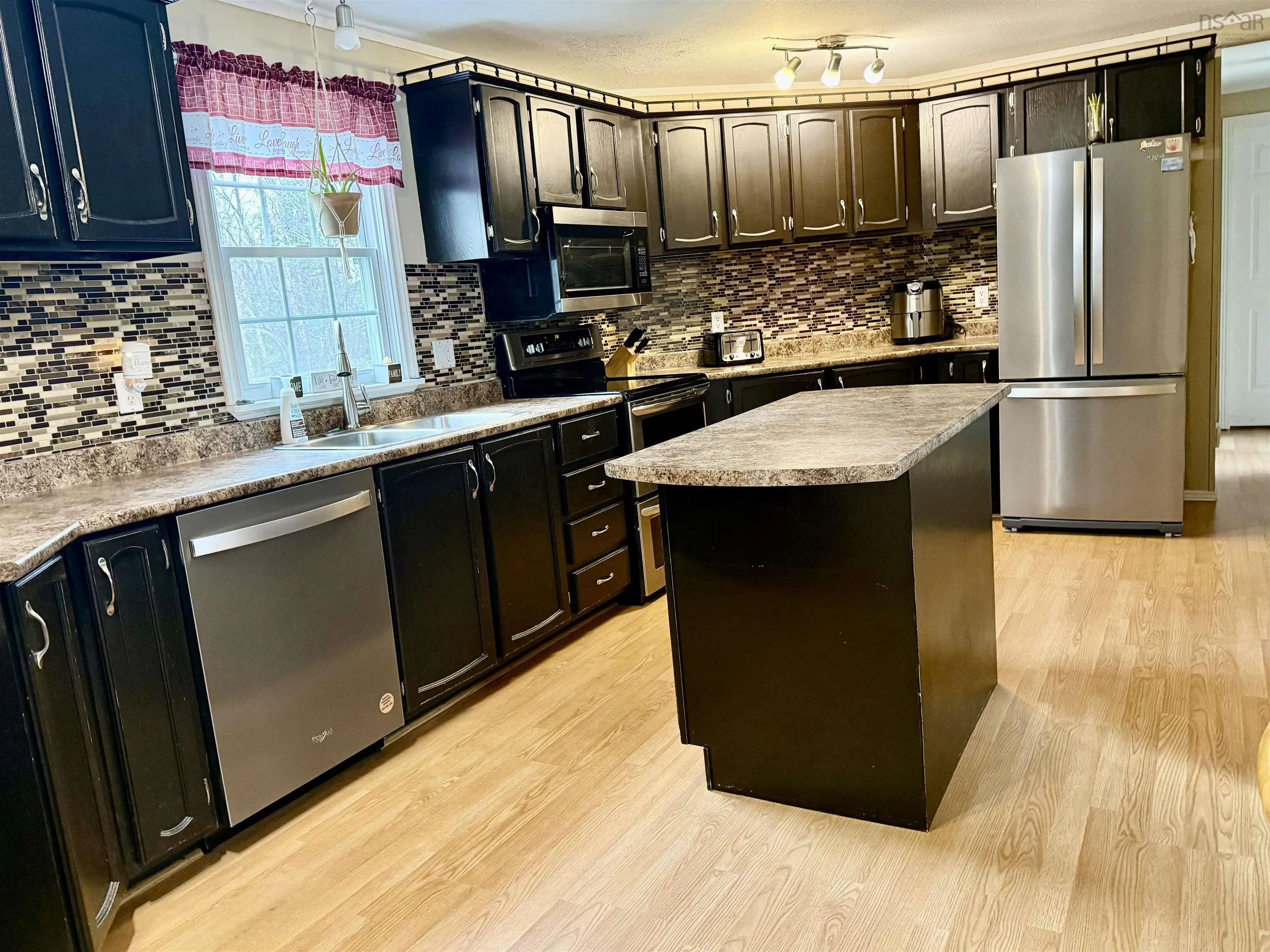 11 Forest View Drive, Barrington Passage Ns B0w 1e0, 3 Bedrooms Bedrooms, ,2 BathroomsBathrooms,Residential,For Sale,Forest View,202507816